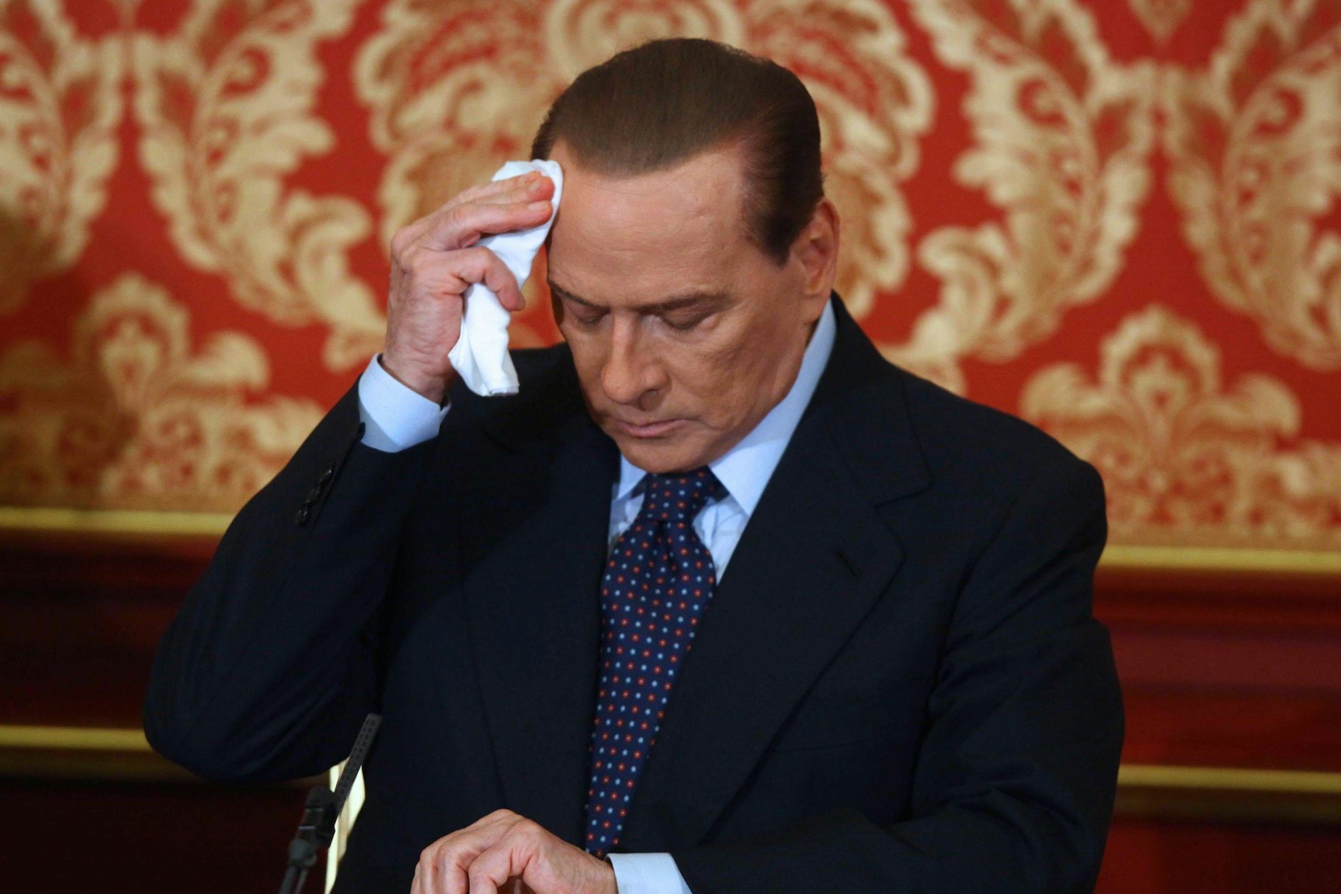 Dem ehemaligen italienischen Ministerpräsidenten Silvio Berlusconi geht es schlecht.
