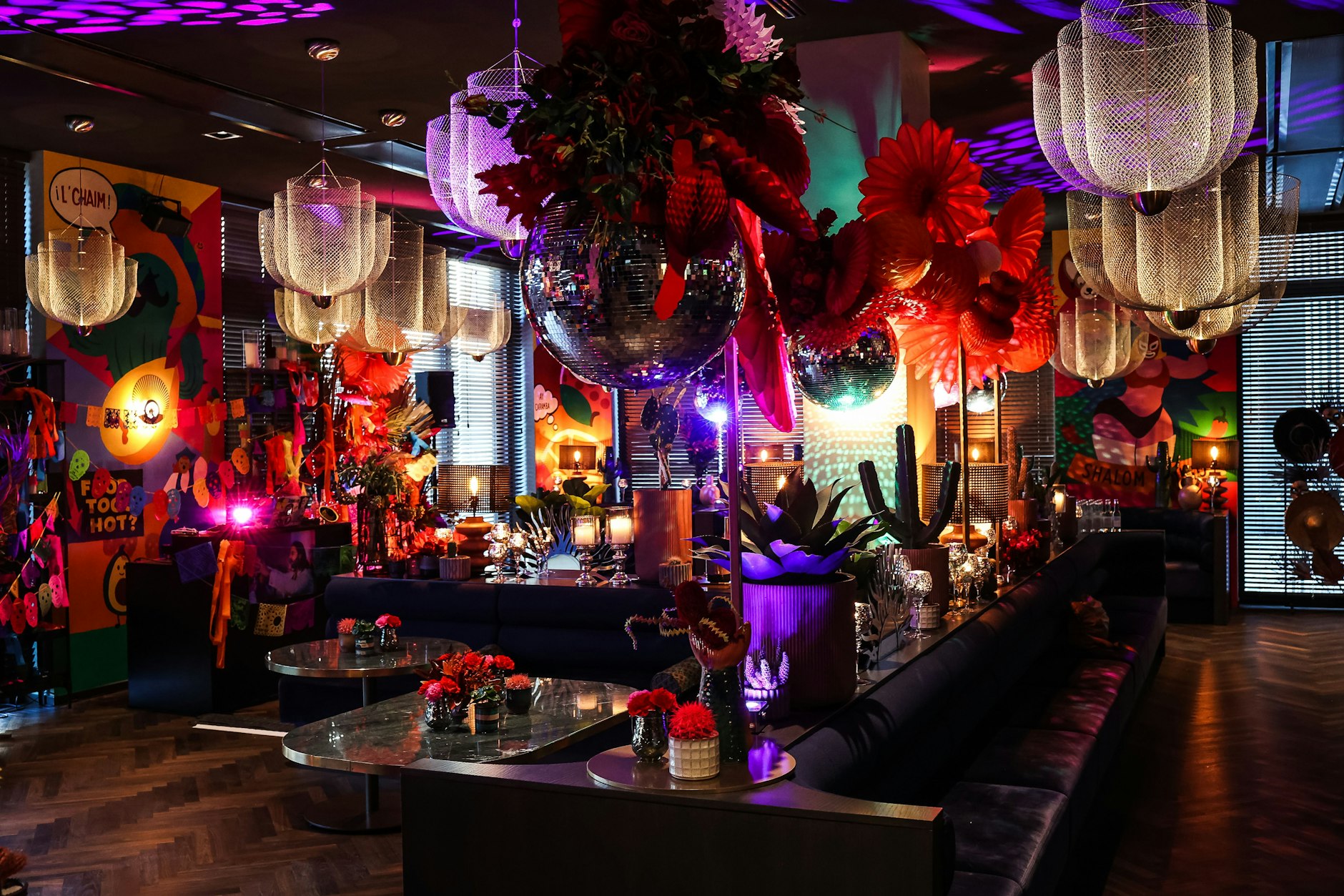 Purismus ist hier nicht gefragt: Hier soll's Spaß machen wie bei der Eröffnungsfeier, wo besonders farbenfroh dekoriert wurde.