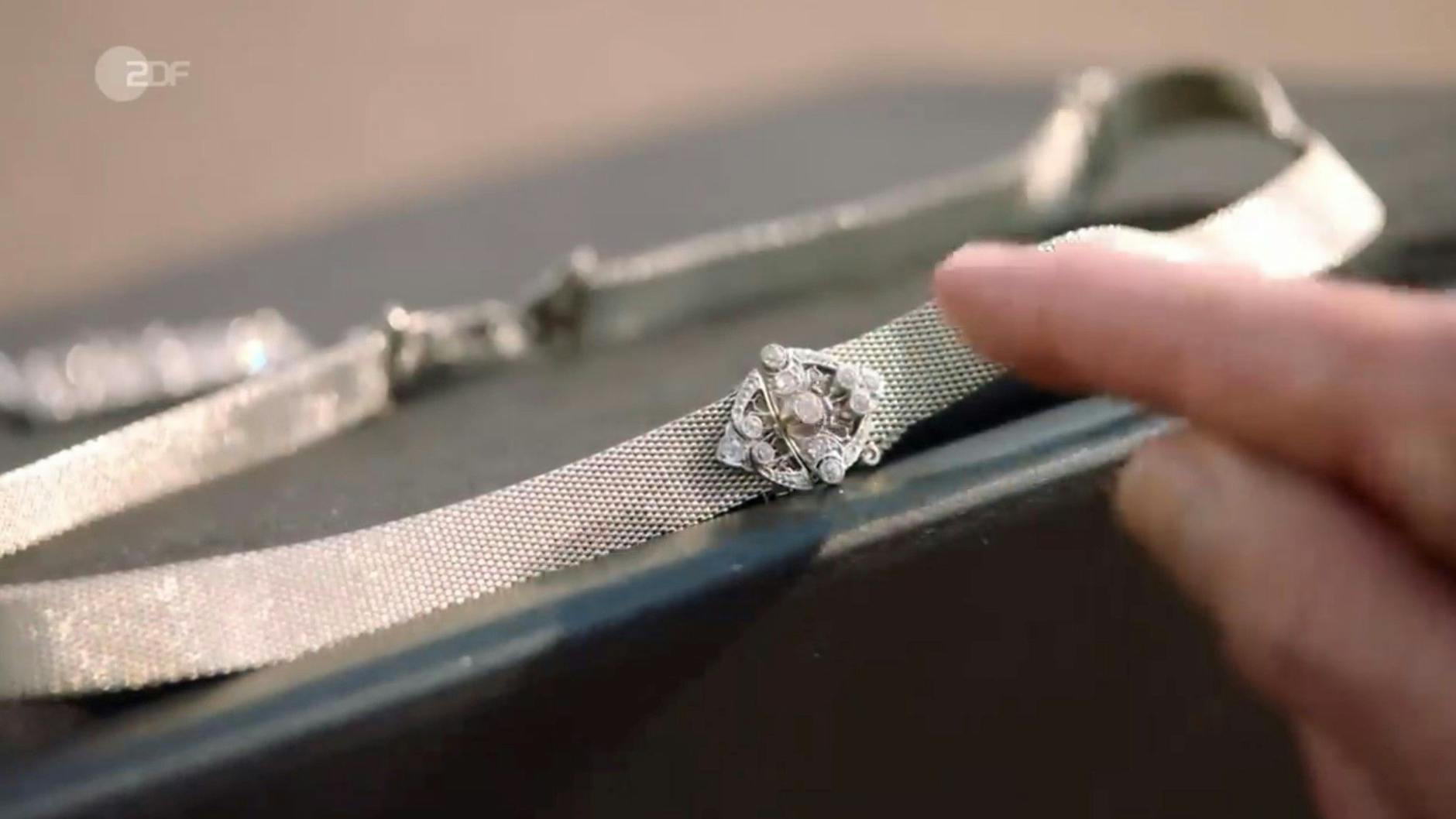 Das Diamantcollier bei „Bares für Rares“ besteht aus mehreren Schmuckstücken.