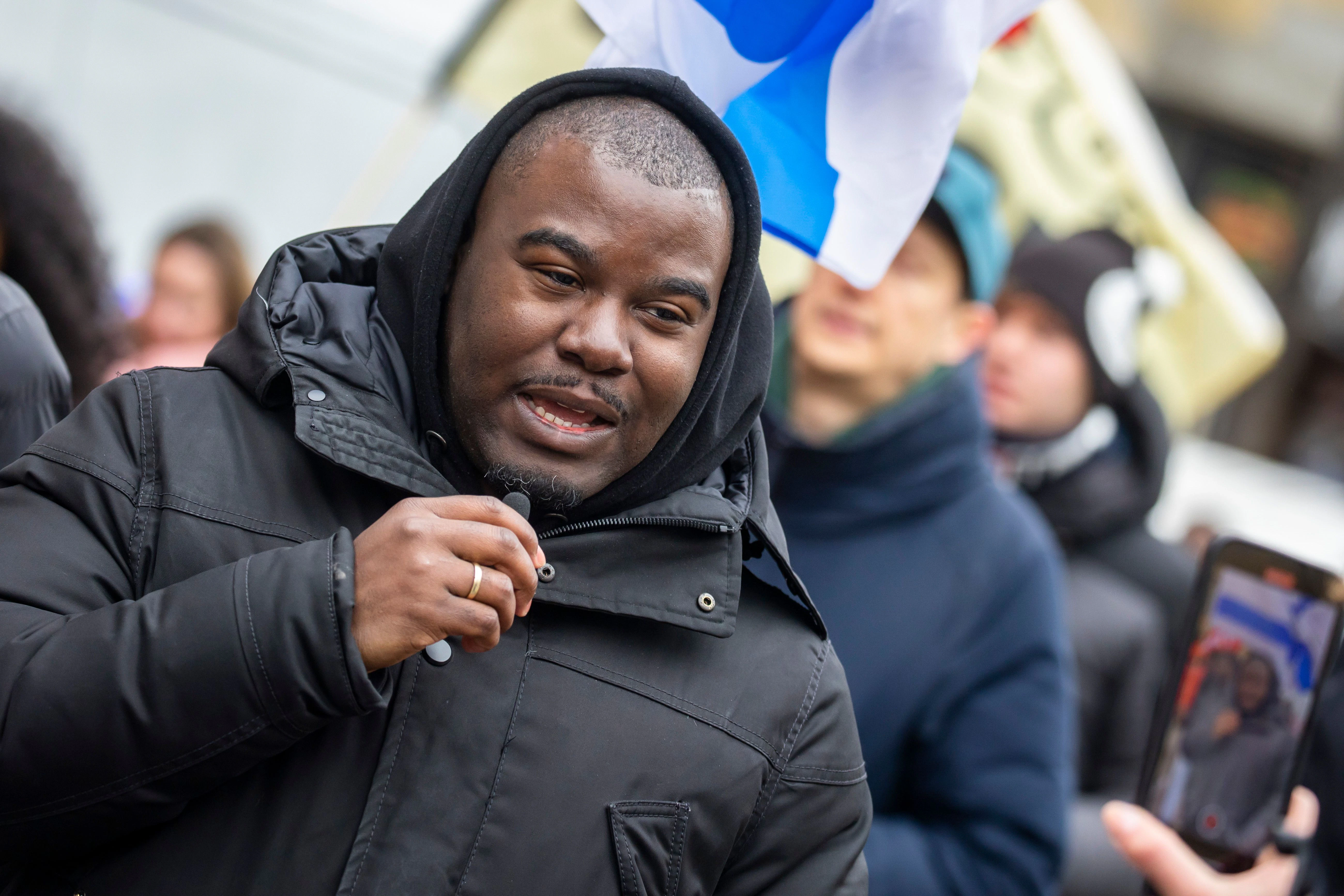 Pastor Joshua Lupemba organisierte den Kreuzweg.