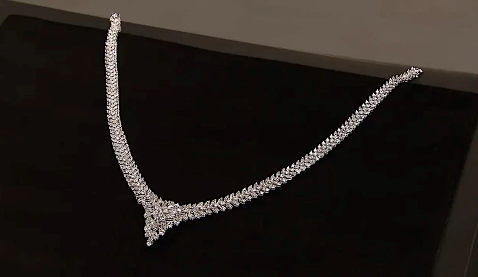 Auf 25 Karat summieren sich die Steine beim Diamant-Collier, dass bei „Bares für Rares“ zum Verkauf steht.