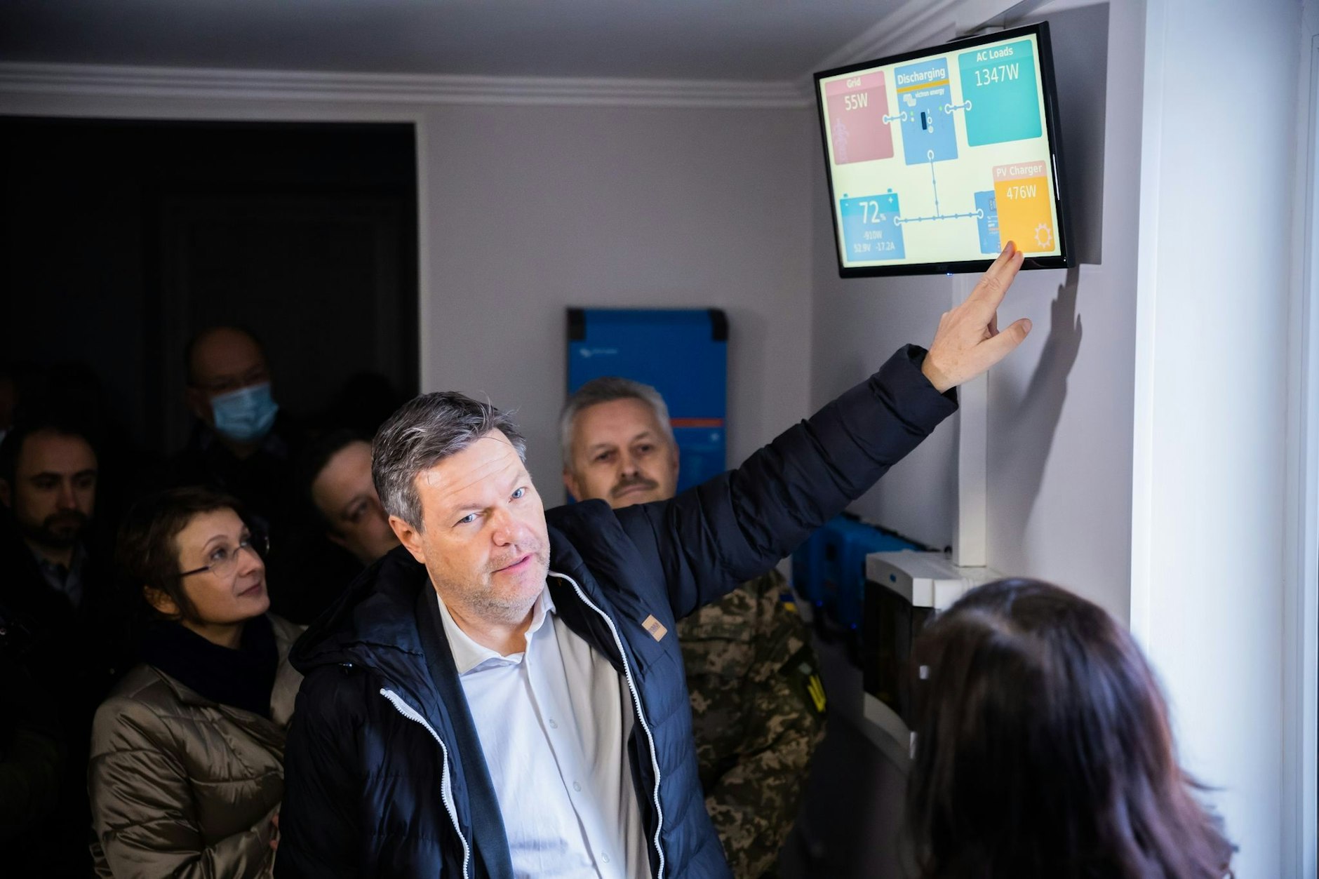 Robert Habeck spricht bei seinem Besuch in der Ukraine über die Erneuerbaren Energien. Symbolbild.
