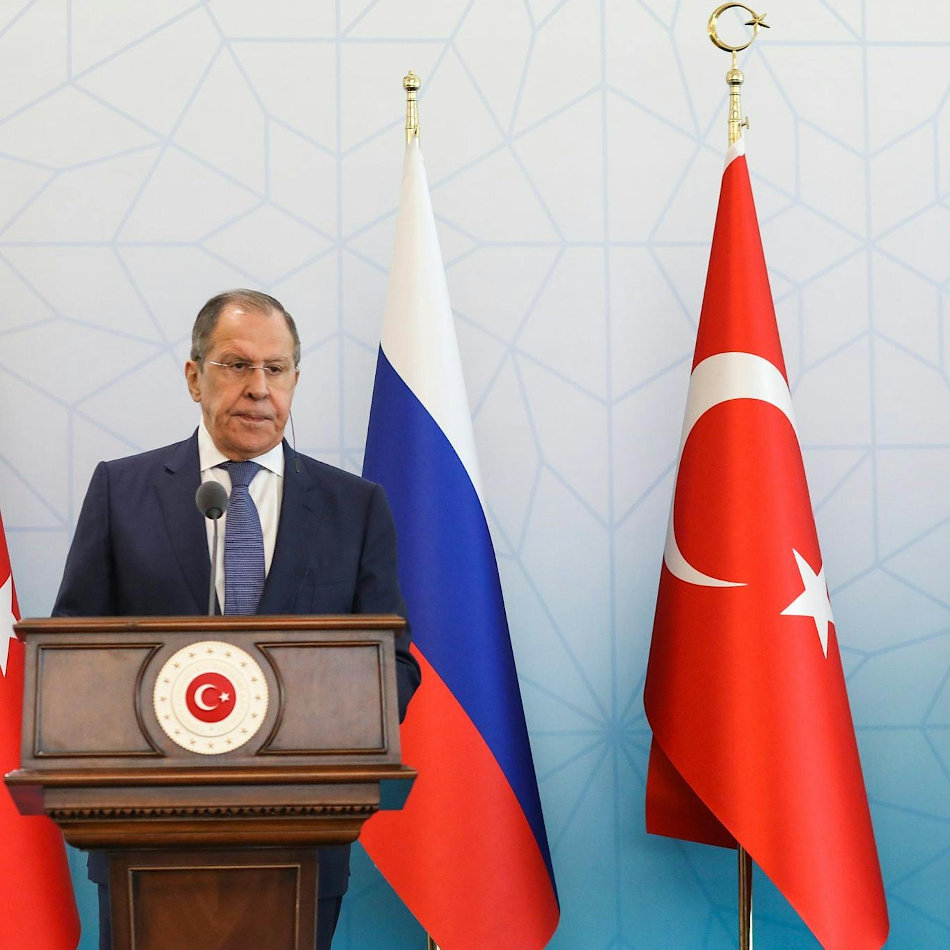 Treffen zwischen Lawrow und Cavusoglu in der Türkei: Der Kampf um Einfluss