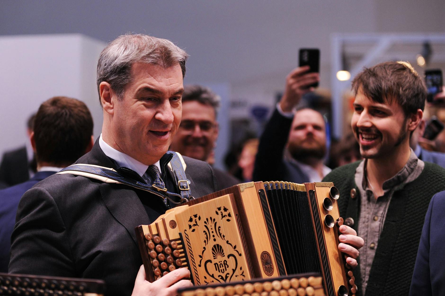 Markus Söder am Akkordeon