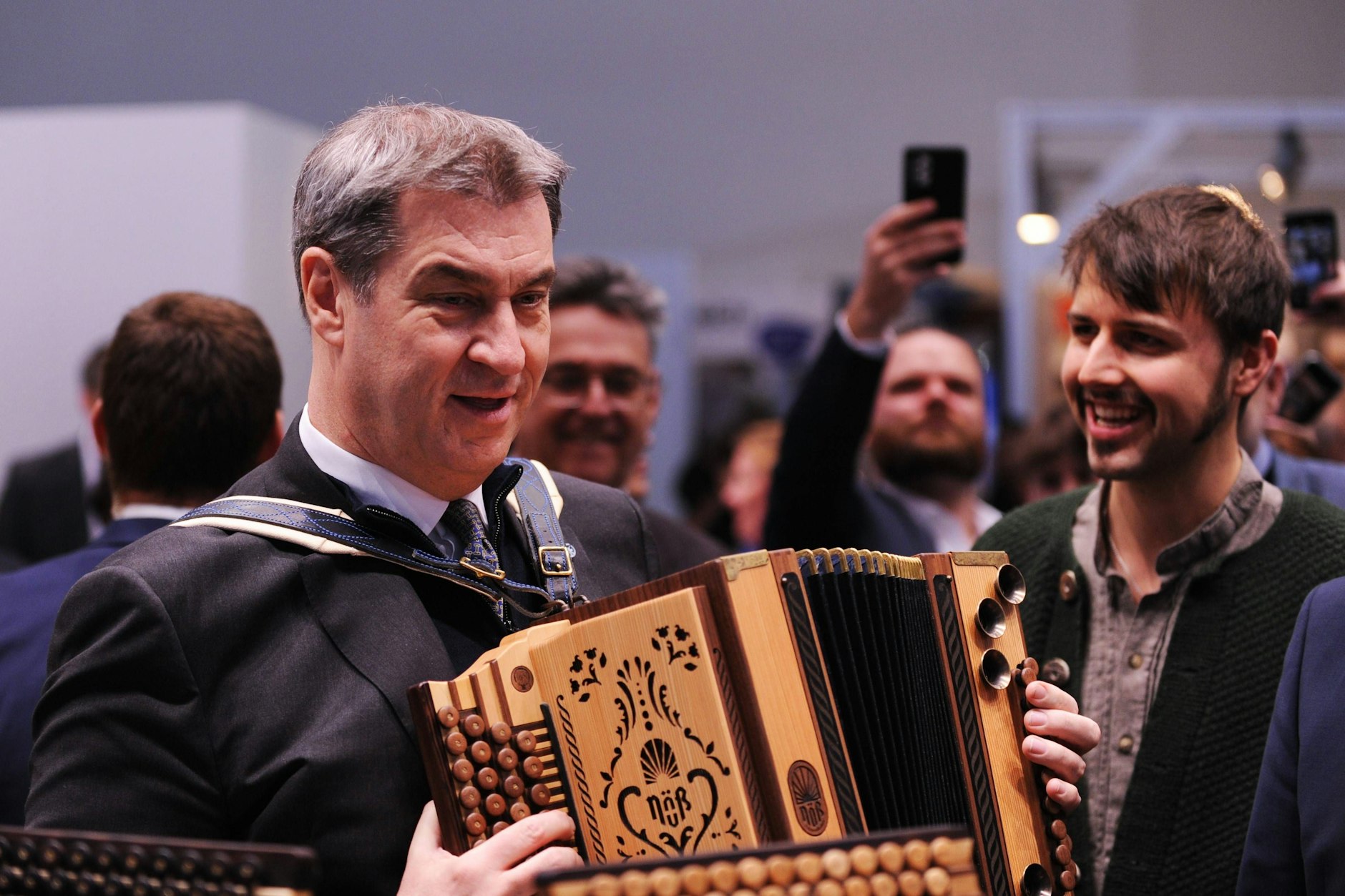 Markus Söder am Akkordeon