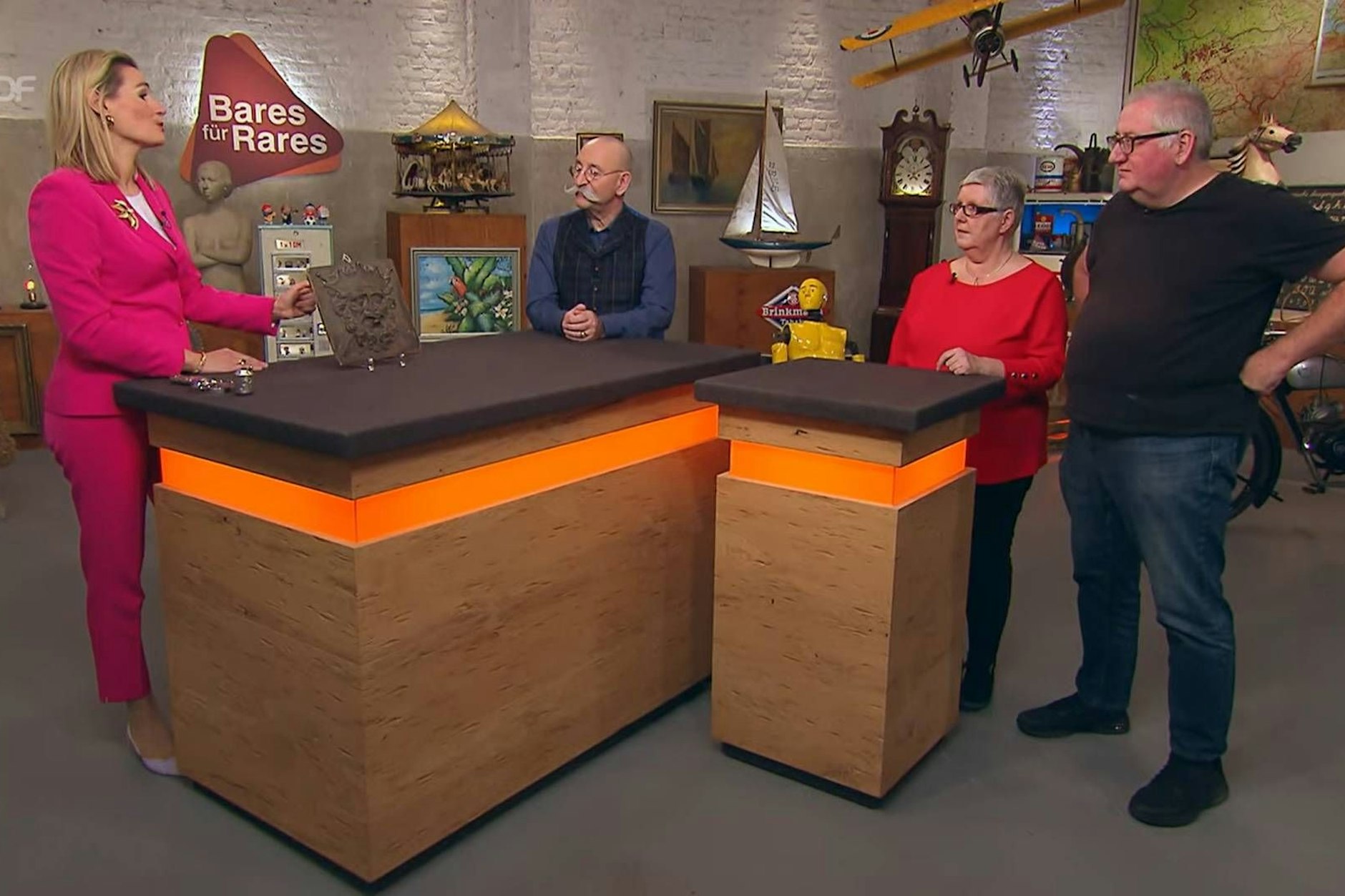 Bei „Bares für Rares“ wurde eine mehr als 300 Jahre alte Holzschnitzerei verkauft. 
