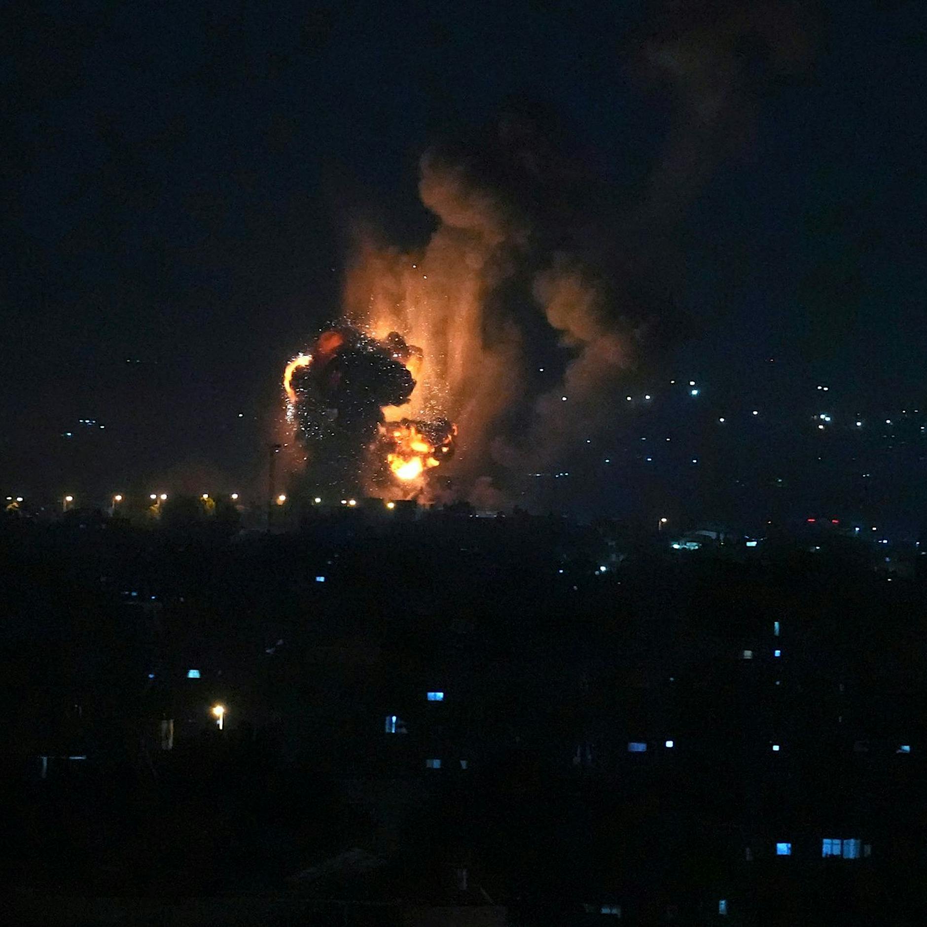 Neue Eskalation in Nahost: Angriffe aus Libanon und Israel