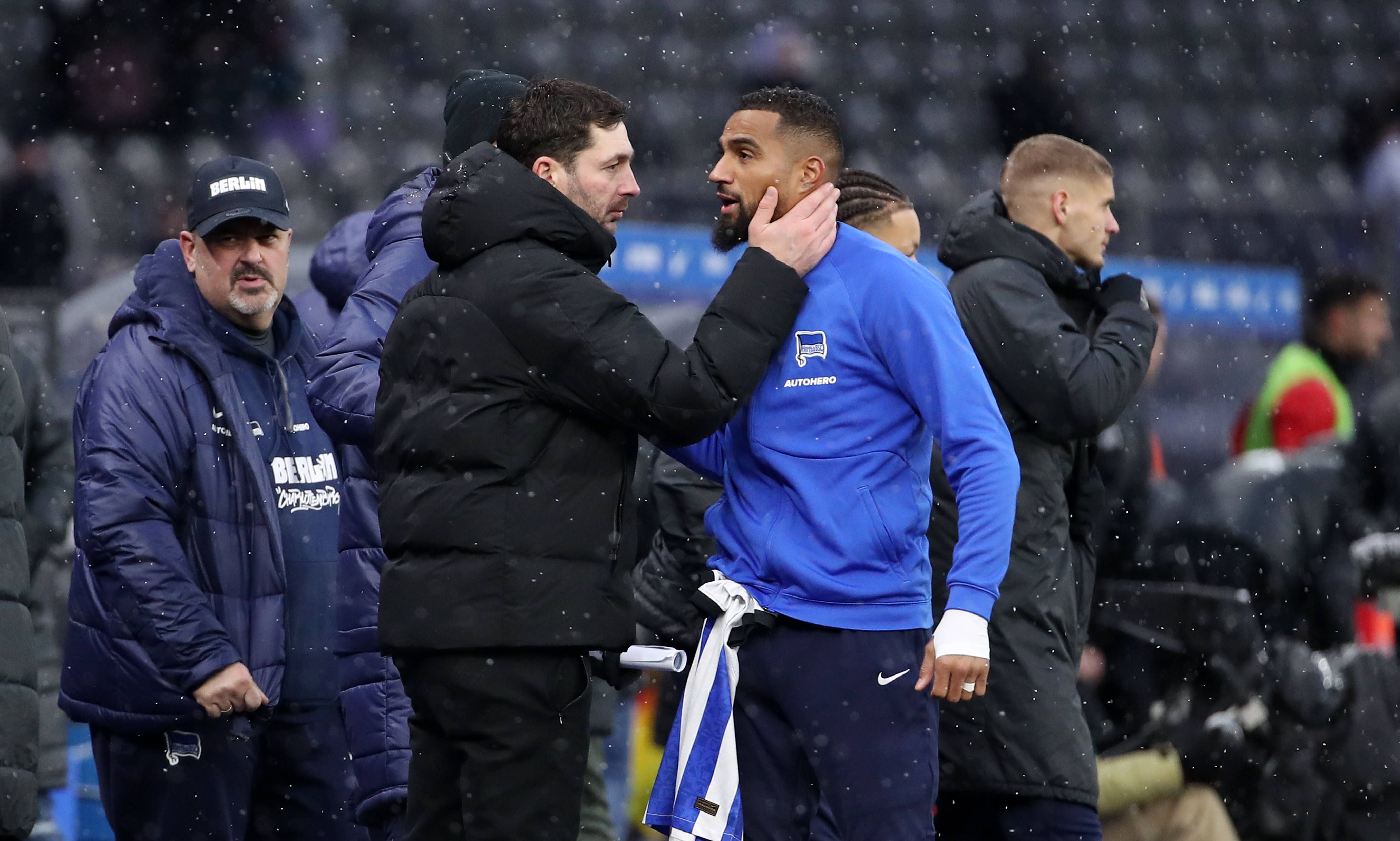 Kein Mut? Hertha-Trainer Schwarz widerspricht Boss Boateng