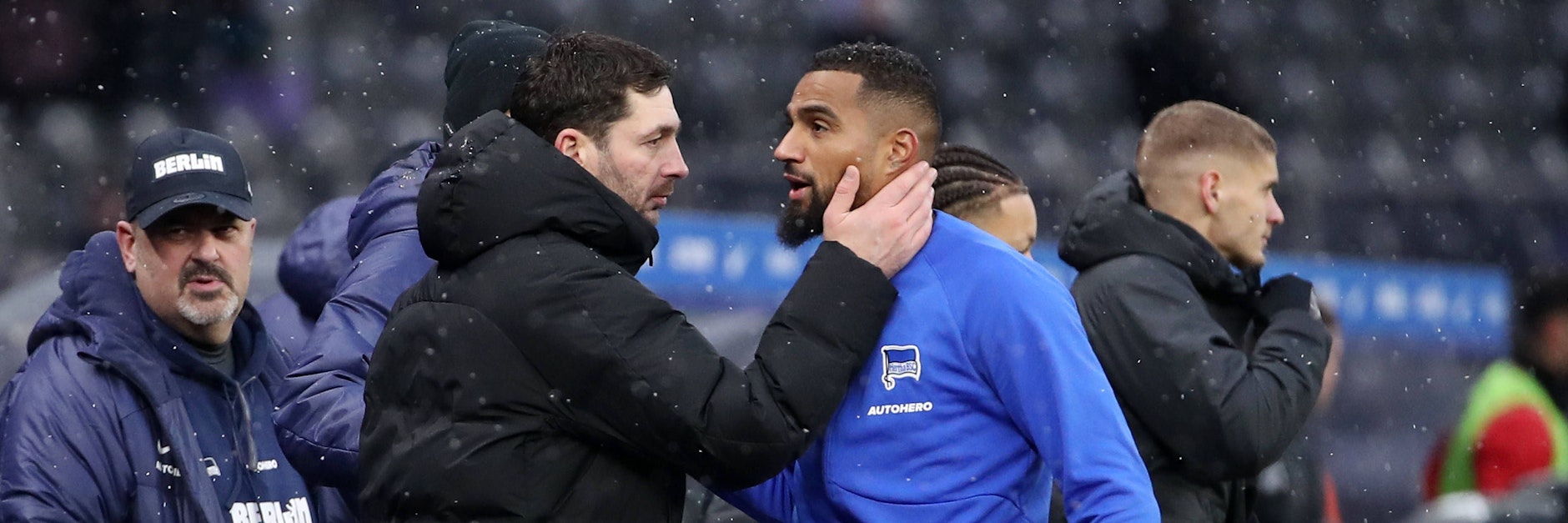 Sind nicht immer einer Meinung: Hertha-Trainer Sandro Schwarz (44) und Mittelfeldspieler Prince Boateng (36).