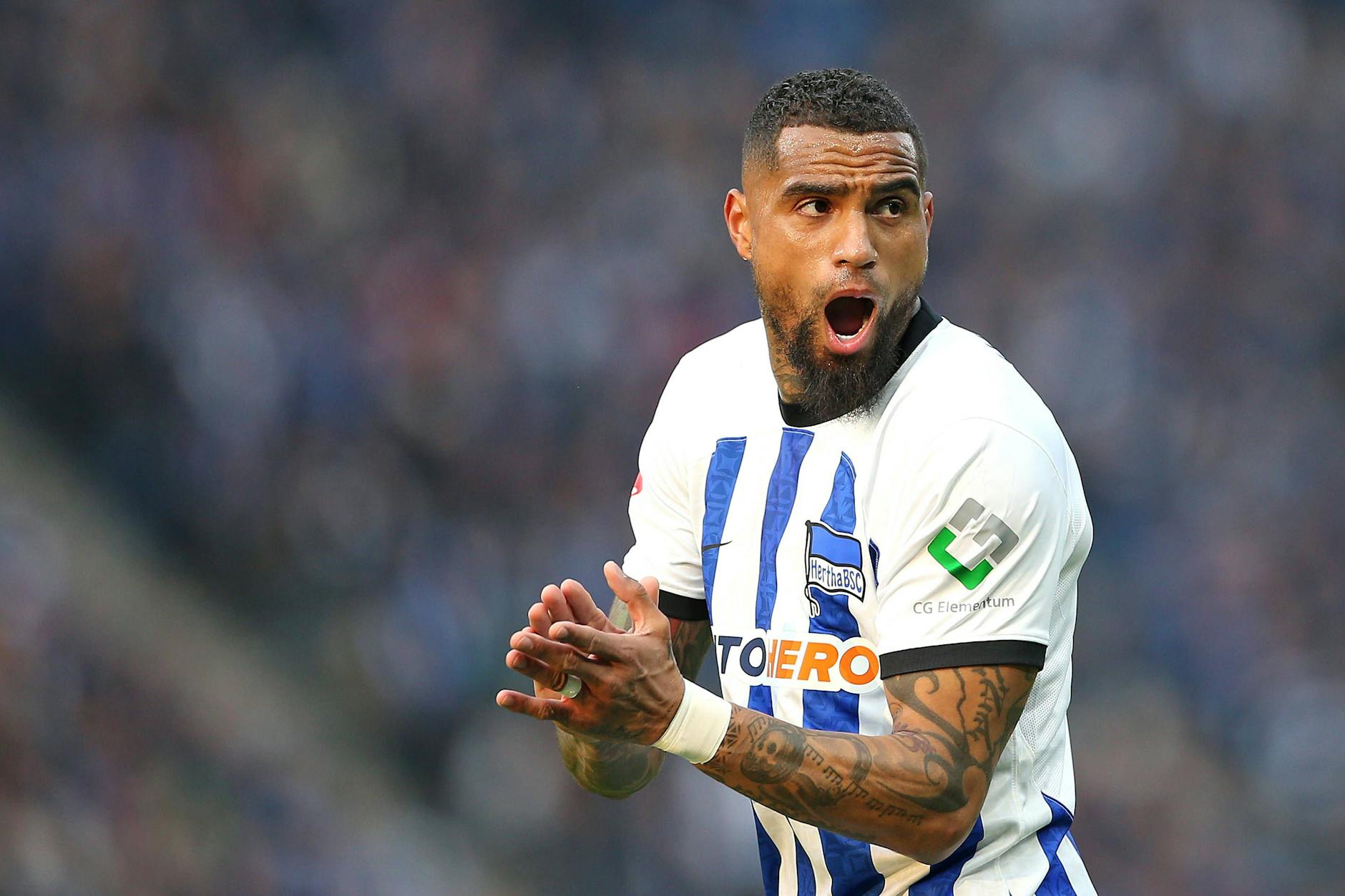 Schwört sich und seine Kollegen auf das Spiel auf Schalke ein: Herthas Routinier Prince Boateng (36).