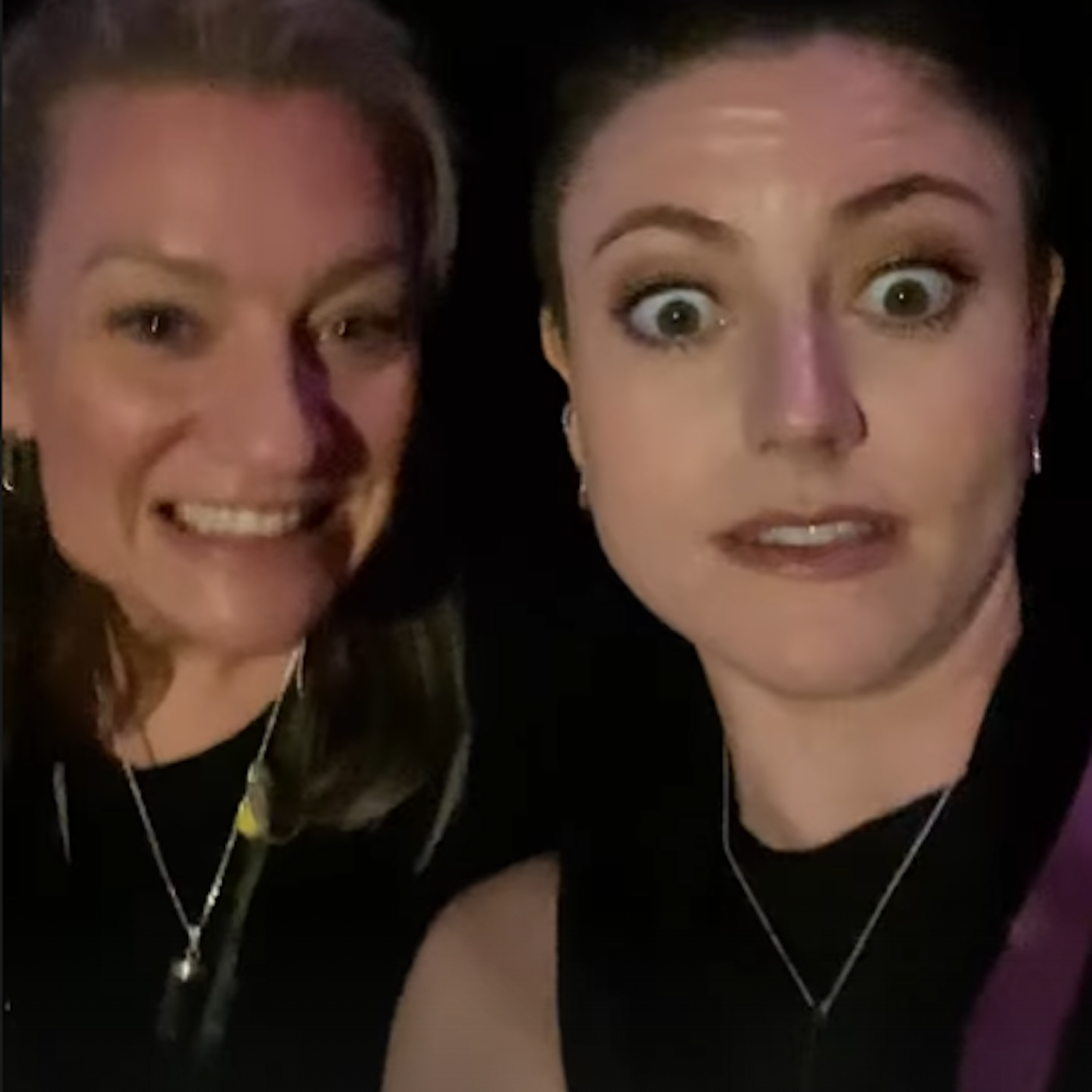 Tahnee und Ehefrau Juliette Schoppmann hinter der Bühne bei Deutschland sucht den Superstar. Konnte die Komikerin gar nicht als Toast bei „The Masked Singer“ auf der Bühne stehen?