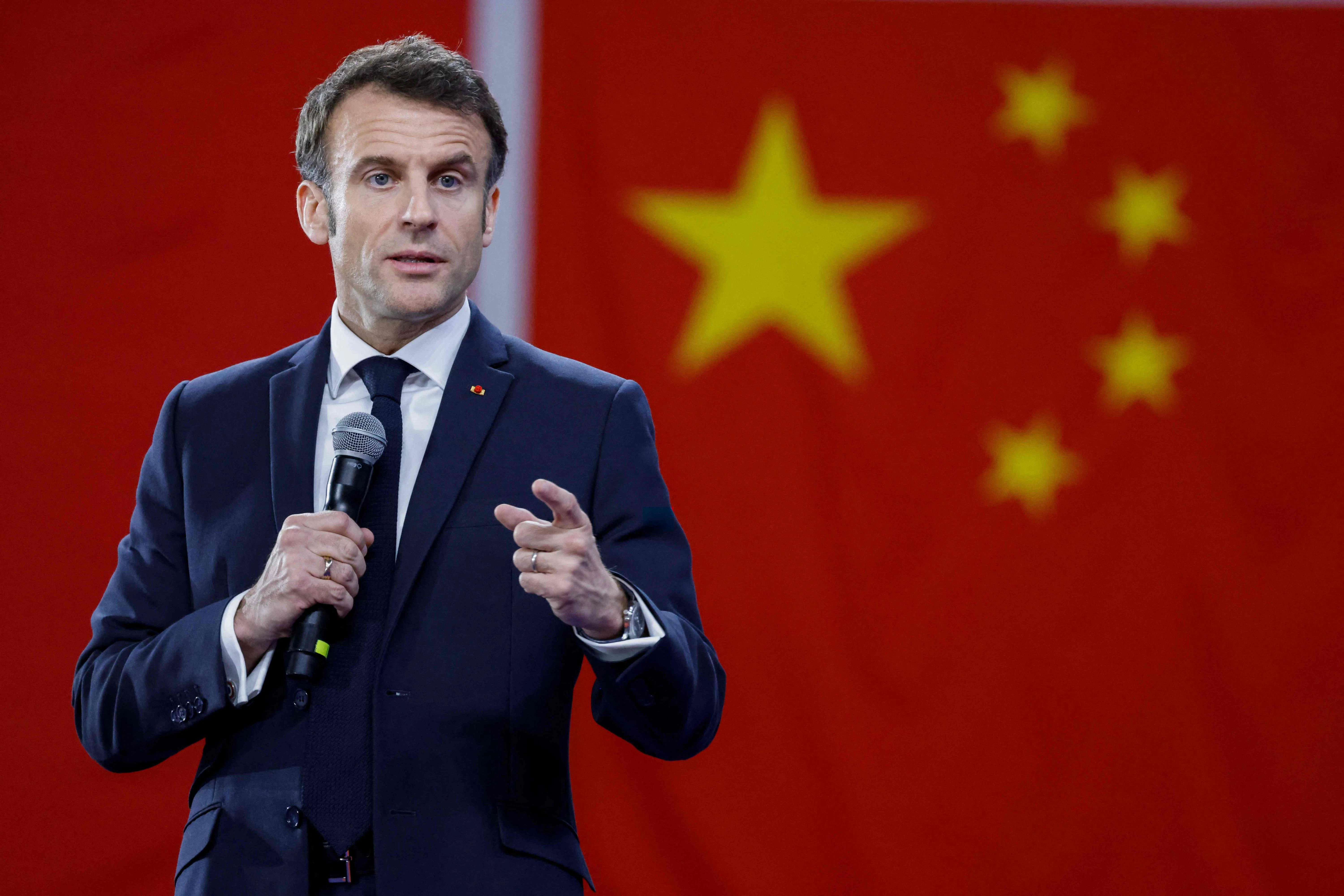 Emmanuel Macron spricht vor chinesischen Studenten.