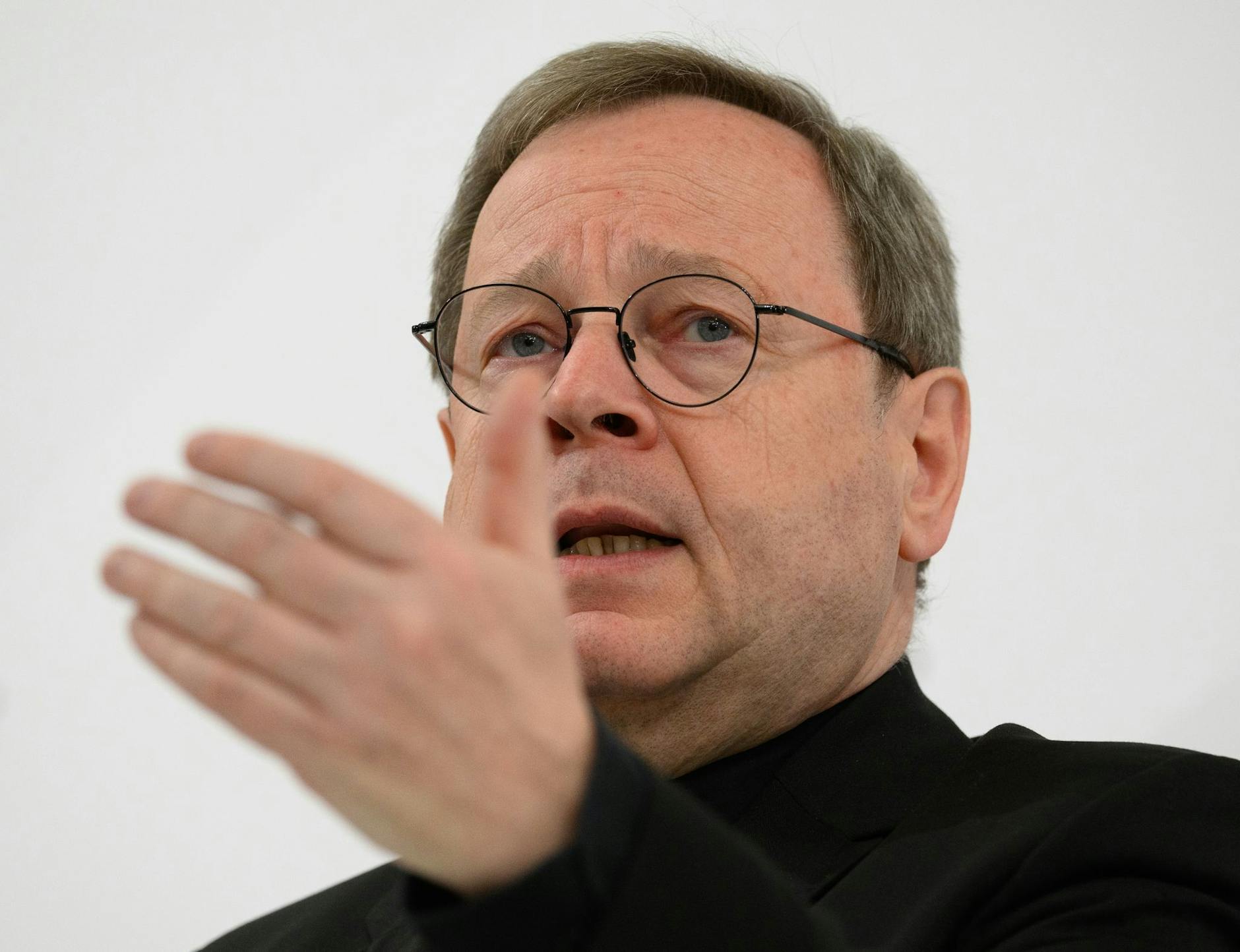 ARCHIV - Der Vorsitzende der Deutschen Bischofskonferenz, Georg Bätzing, ruft zu Ostern zum Umweltschutz auf.