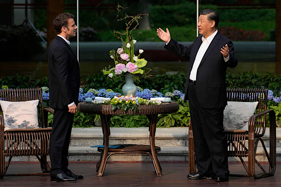 Der französische Präsident Emmanuel Macron trifft am 7. April 2023 den chinesischen Präsidenten Xi Jingping. 