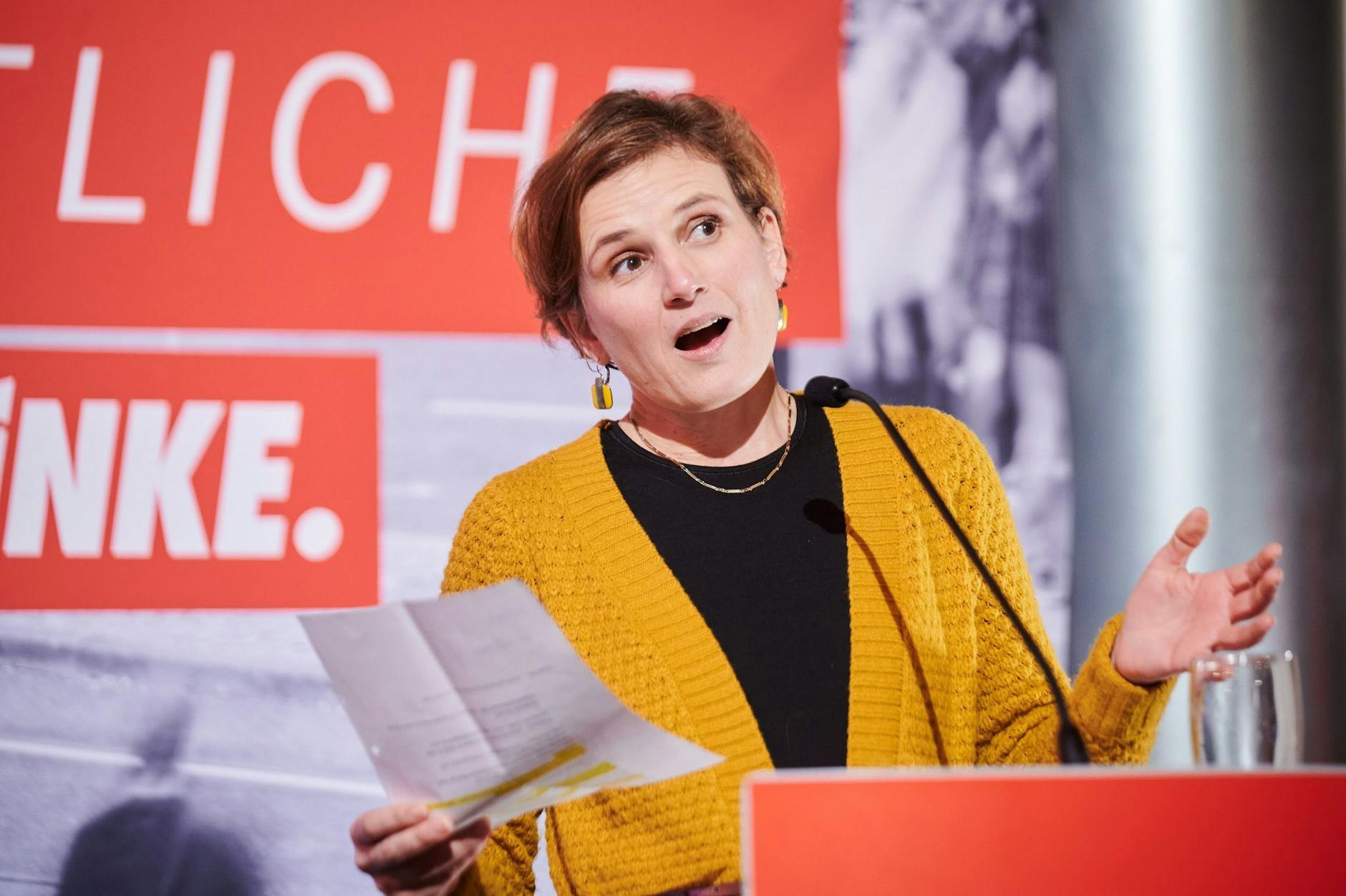 ARCHIV - Katja Kipping (Die Linke), Berlins Senatorin für Integration, Arbeit und Soziales.