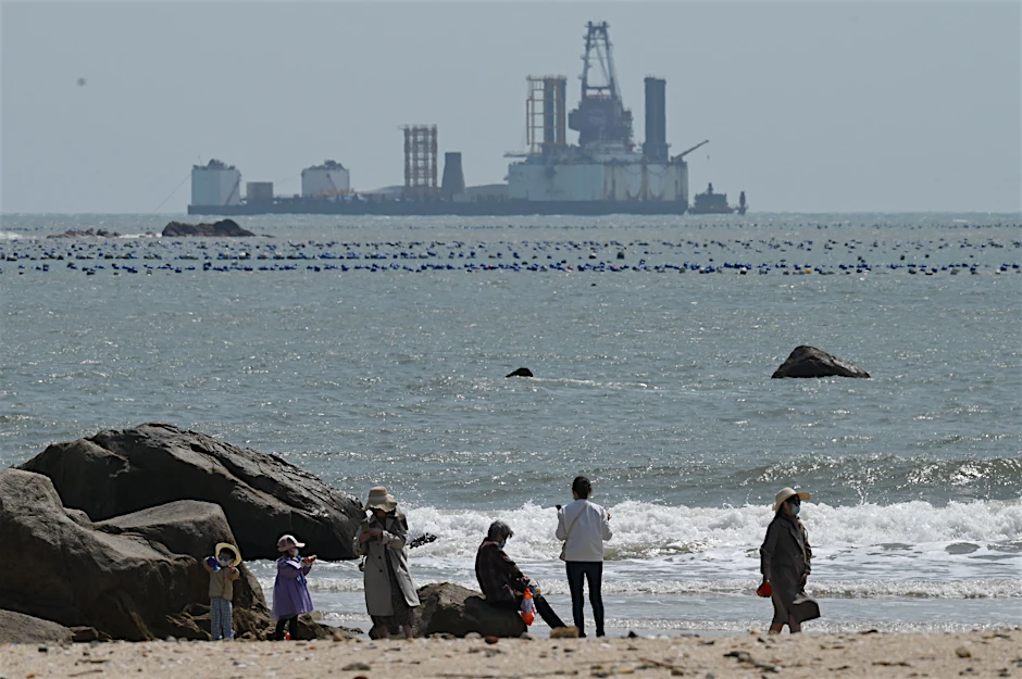 Menschen auf Pingtan, einer chinesischen Insel gegenüber von Taiwan