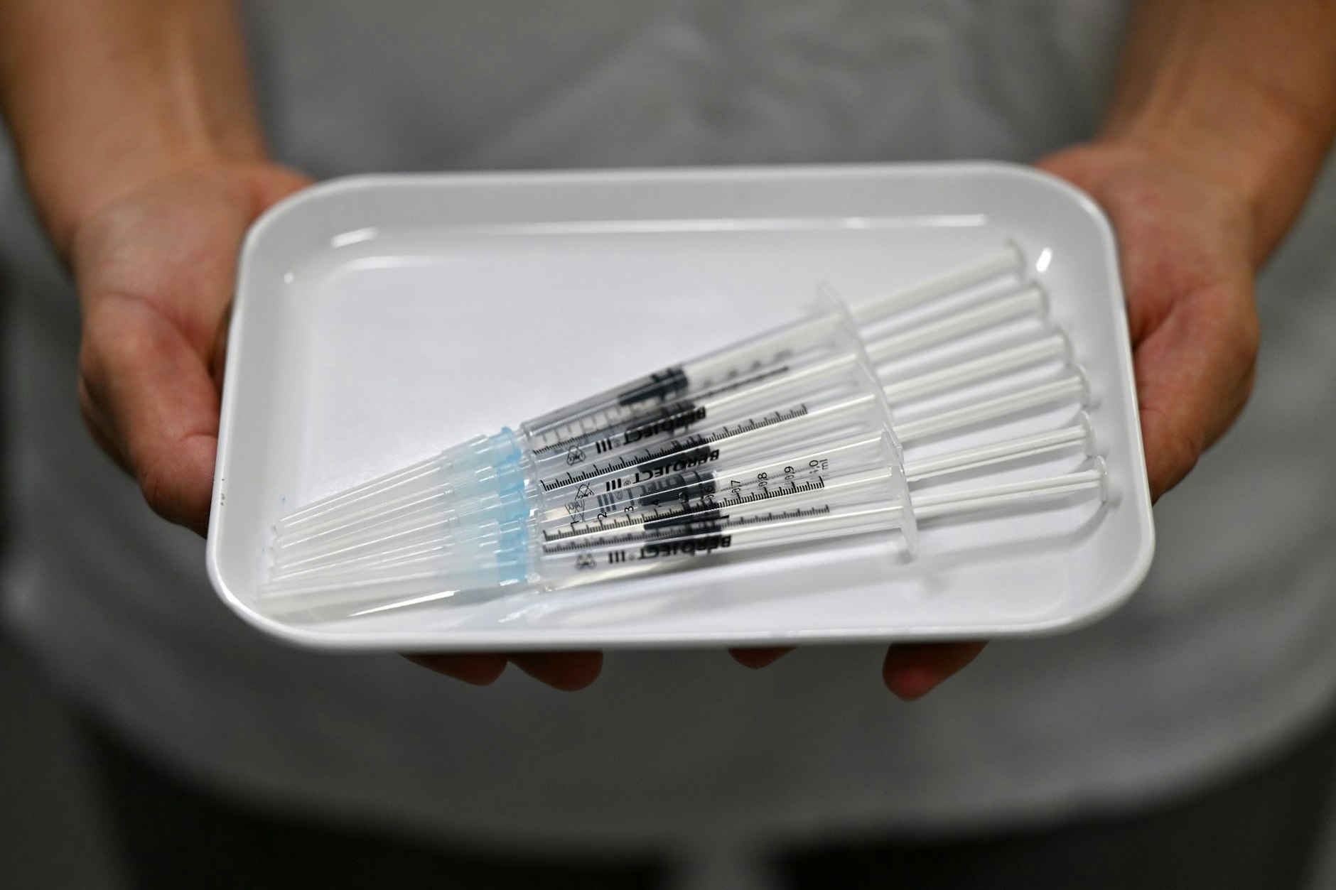 Les poursuites civiles pour dommages présumés causés par les vaccinations corona doivent être jugées individuellement - ou un règlement sera conclu.