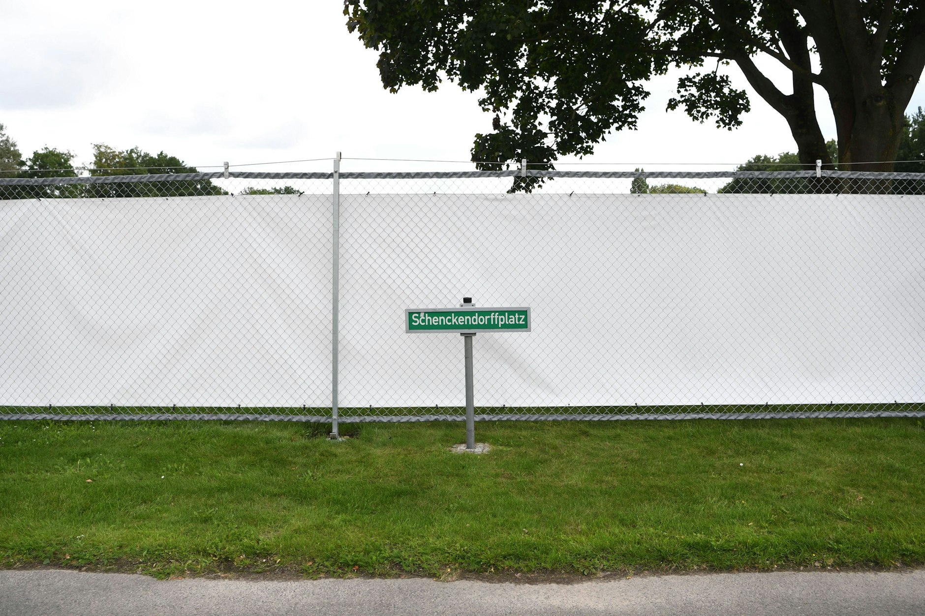 Nichts zu sehen: Hertha BSC schottet sich vor dem Spiel auf Schalke ab, erlaubt diese Woche keine einzige öffentliche Trainingseinheit.