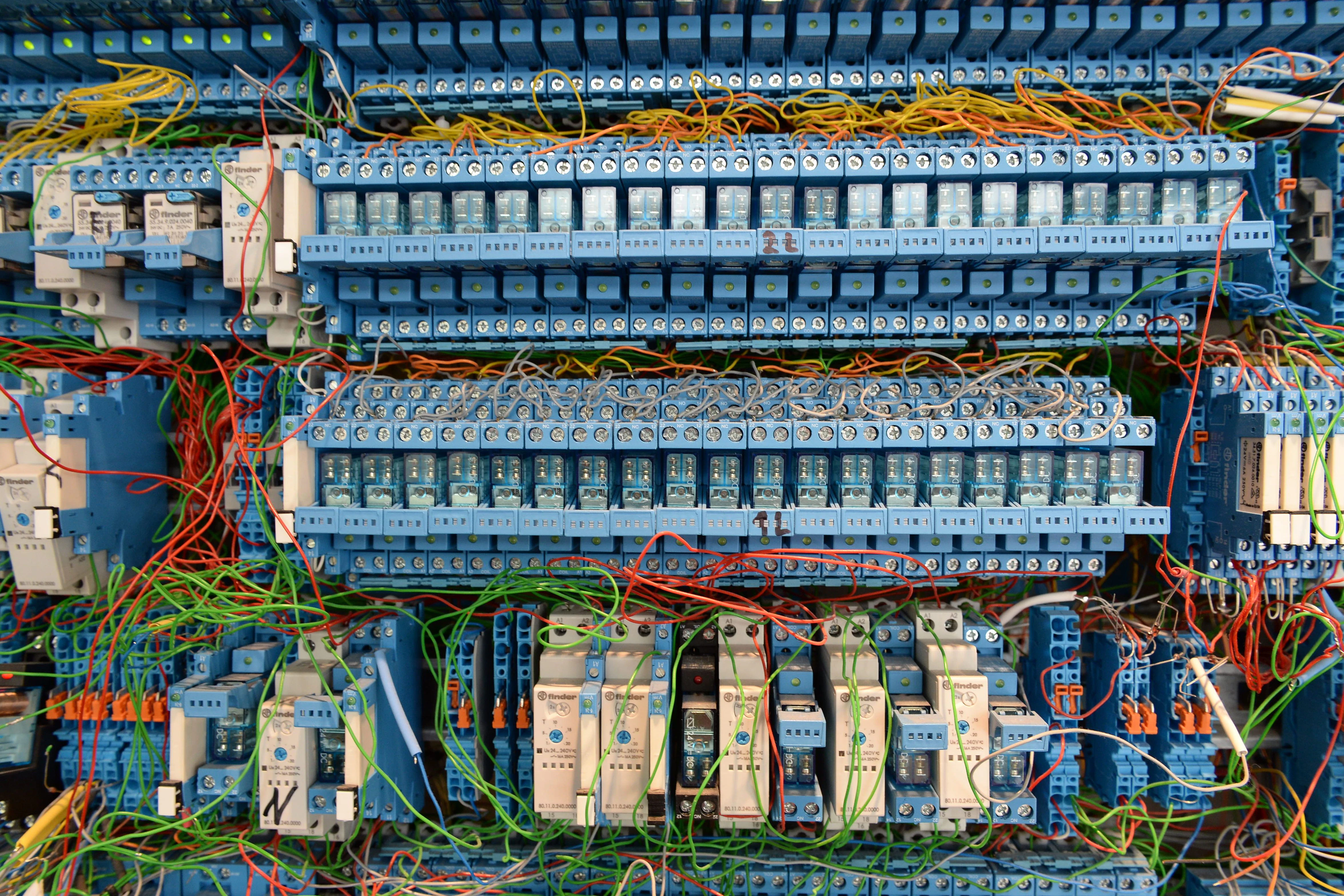Steuerungselemente des ersten programmierbaren Computers: Konrad Zuse baute die Z3 selber nach. Heute rechnen Computer rund eine Milliarde Mal schneller als die Z3.&nbsp;&nbsp;