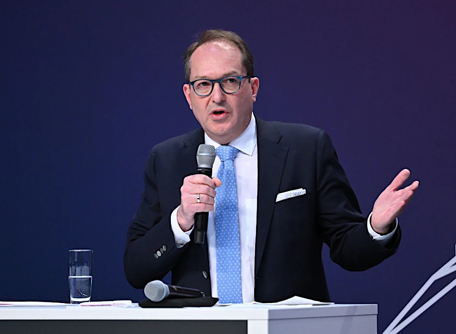  Alexander Dobrindt, Vorsitzender der CSU-Landesgruppe im Deutschen Bundestag, kritisiert die Ampel.