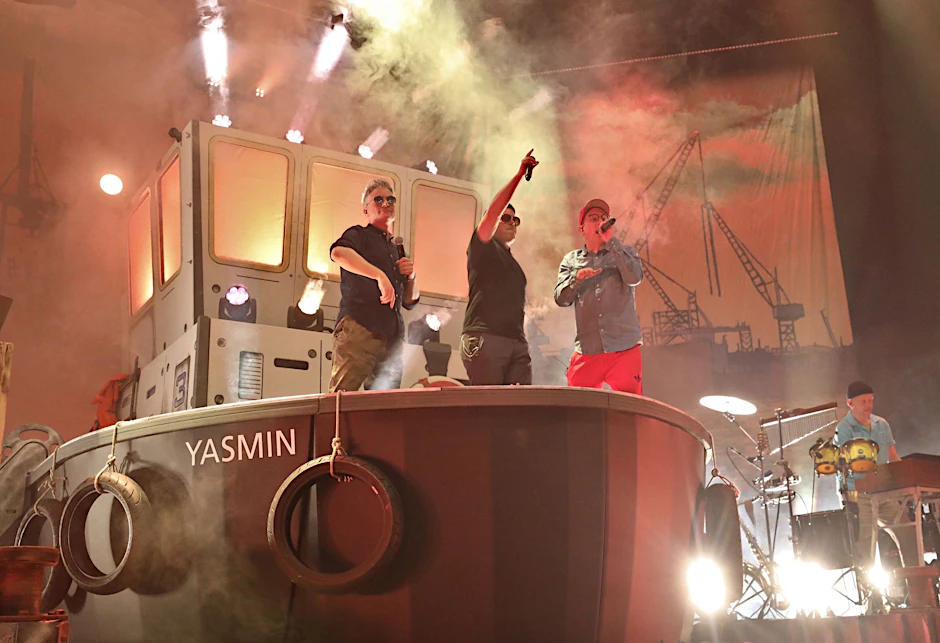 Die Band "Fettes Brot" gibt zum Auftakt ihrer Abschiedstour "Fettes Brot ...is history!" ein Konzert in der Rostocker Stadthalle.  
