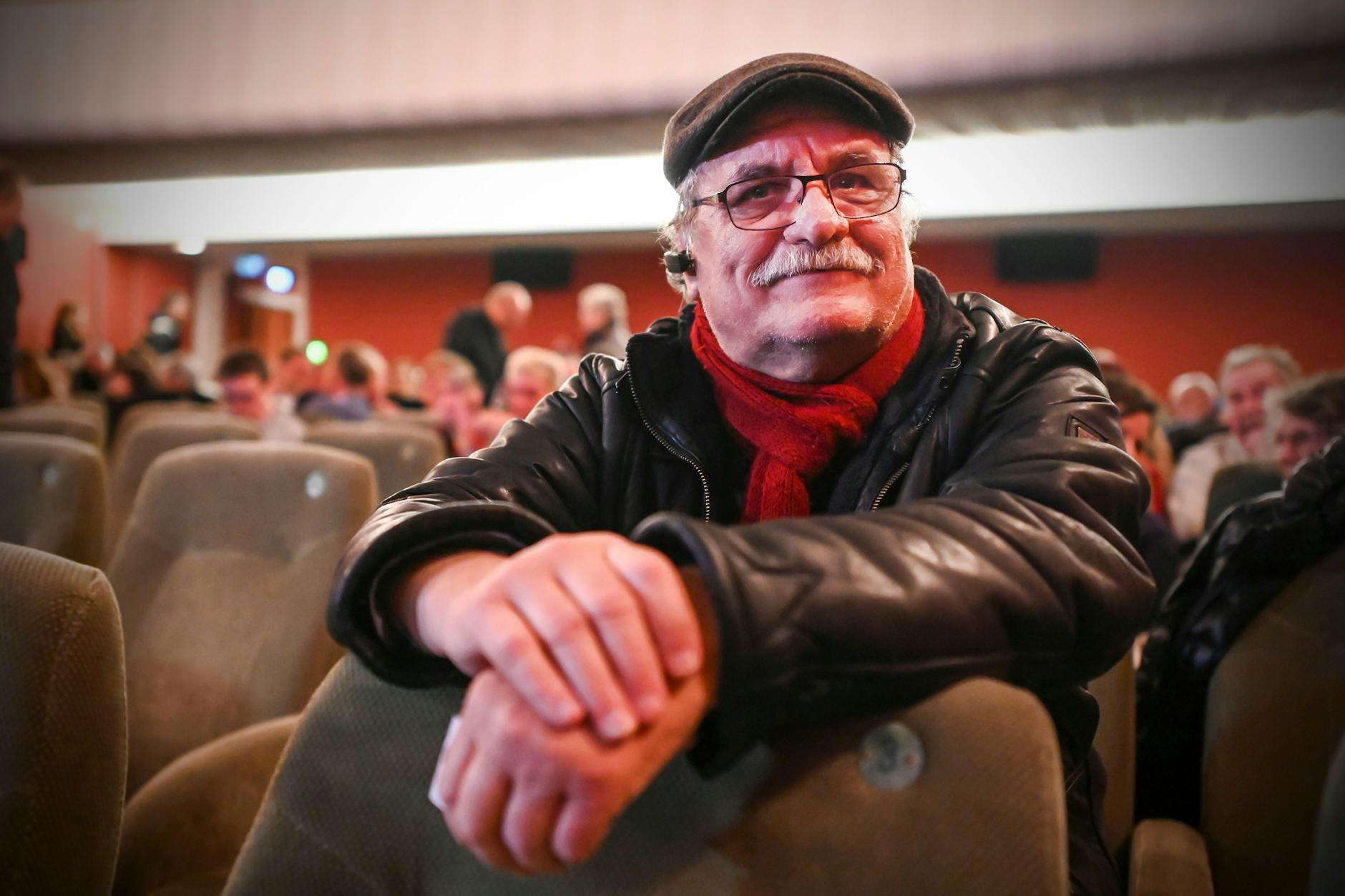 Taxifahrer Rolf Feja im Cinema Paris. Er glaubt, die Berliner werden in wenigen Tagen den Fall hinter sich lassen.