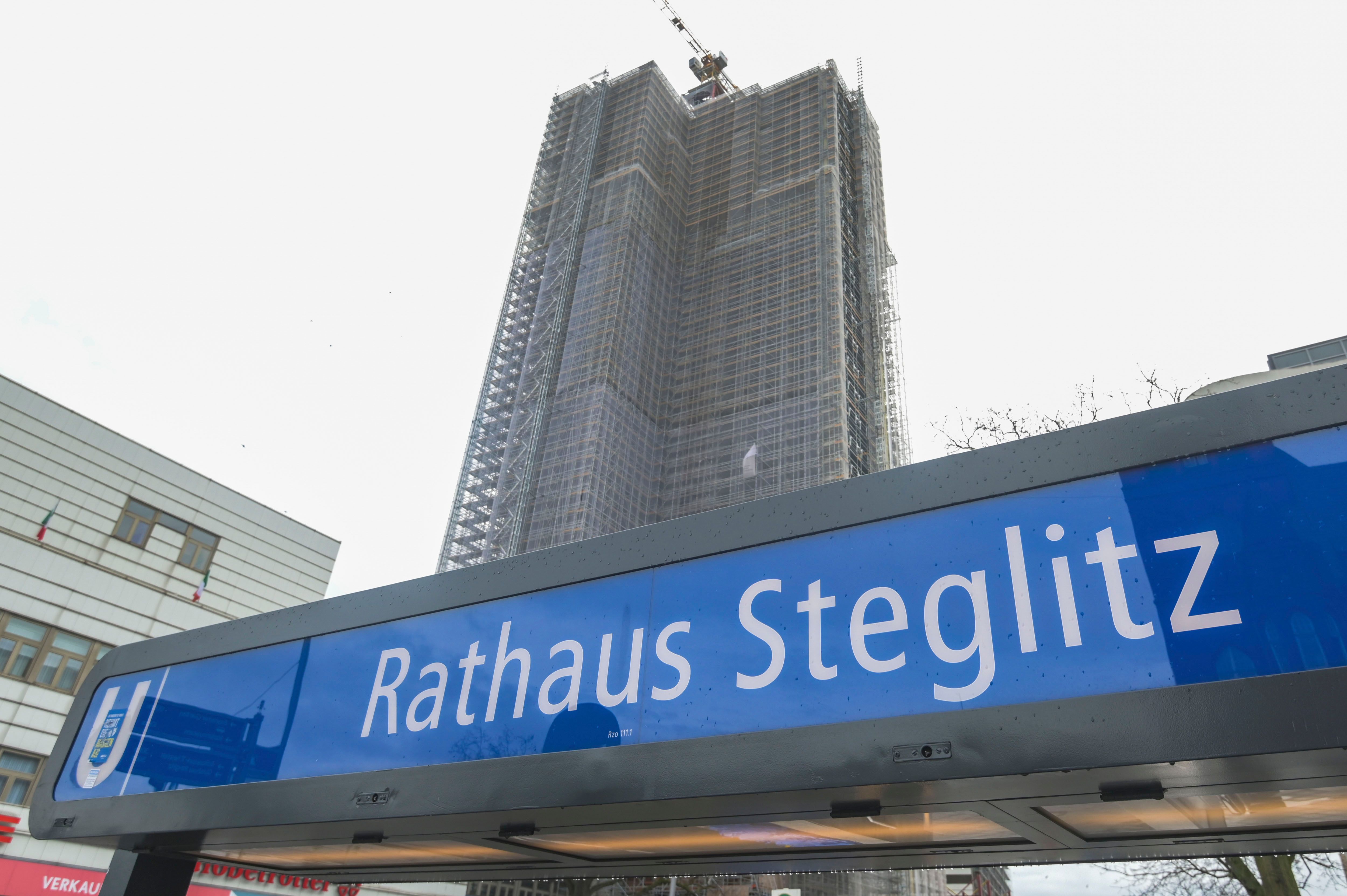 Großrazzia bei der Adler Group Was passiert mit den Wohnungen in Berlin?