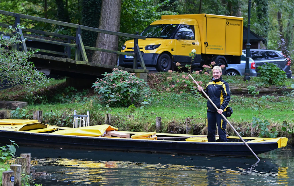 Im Spreewald: Wenn die Postfrau zweimal stakt