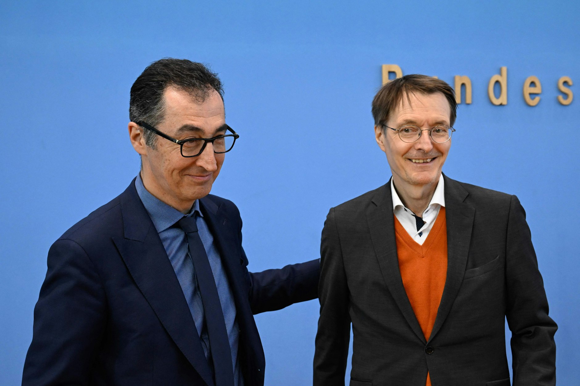 Gesundheitsminister Karl Lauterbach (SPD) und Agrarminister Cem Özdemir (Grüne) stellten ihre Pläne am Mittwoch vor.
