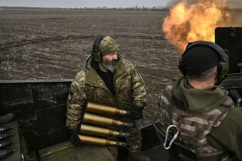 Ukrainische Soldaten in der Nähe von Bachmut.