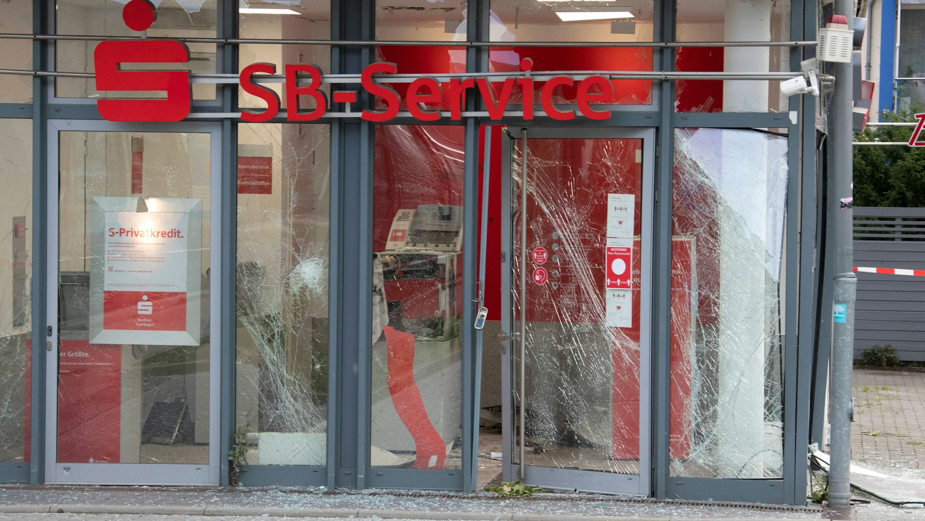 Hier wurde im September 2021 ein Sparkassen-Geldautomat in Berlin-Altglienicke aufgesprengt.