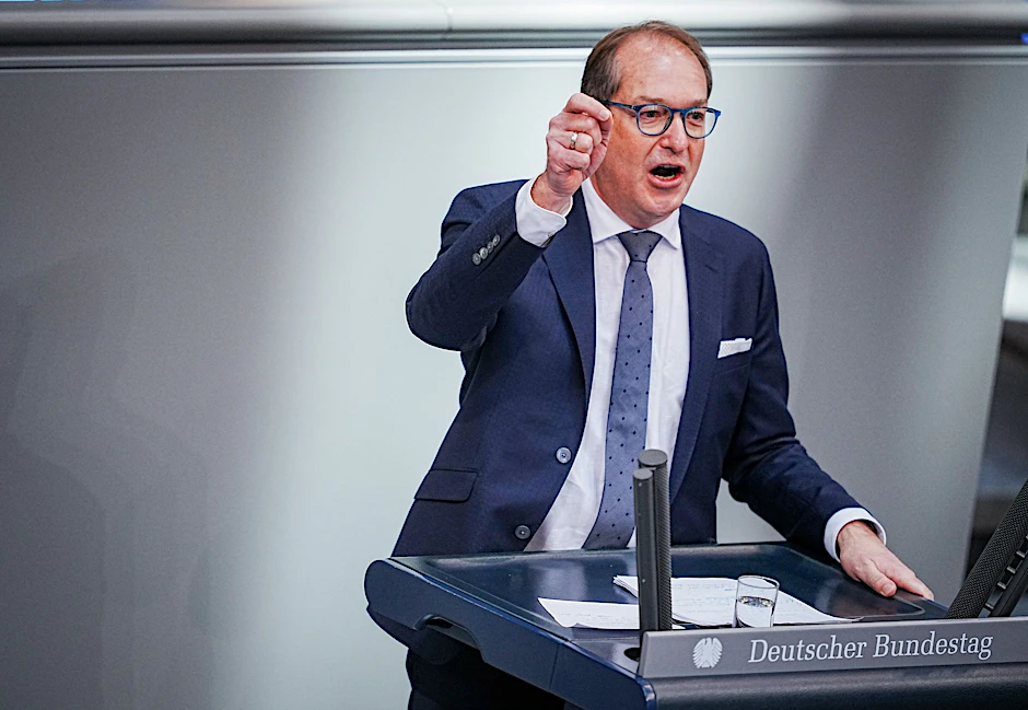 ARCHIV - CSU-Landesgruppenchef Alexander Dobrindt wirft der Ampel-Regierung «mangelnde finanzpolitische Seriosität» vor.  