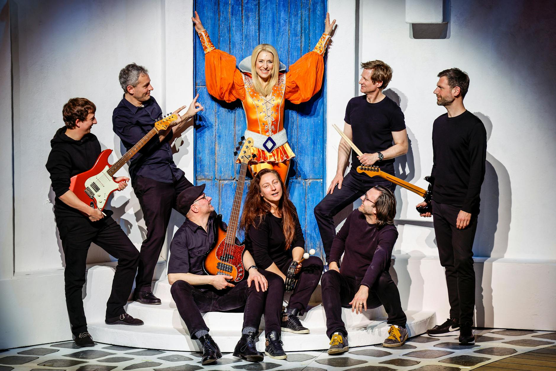 Stefanie Hertel wird bei „Mamma Mia!“ von „hübschen Burschen“ umschwärmt.