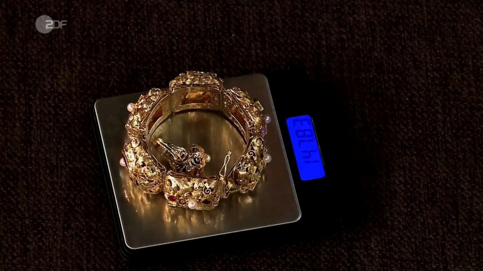 147 Gramm wiegt der Goldschmuck bei „Bares für Rares“.
