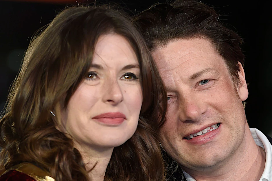 ARCHIV - Jamie Oliver und seine Frau Jools haben sich noch einmal getraut.  
