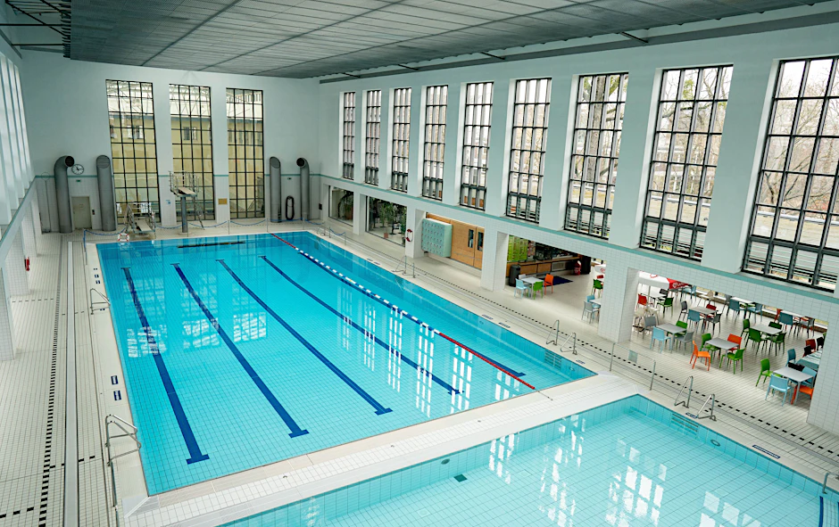 Im Stadtbad Schöneberg wird die Temperatur wieder auf 28 Grad erhöht.&nbsp;