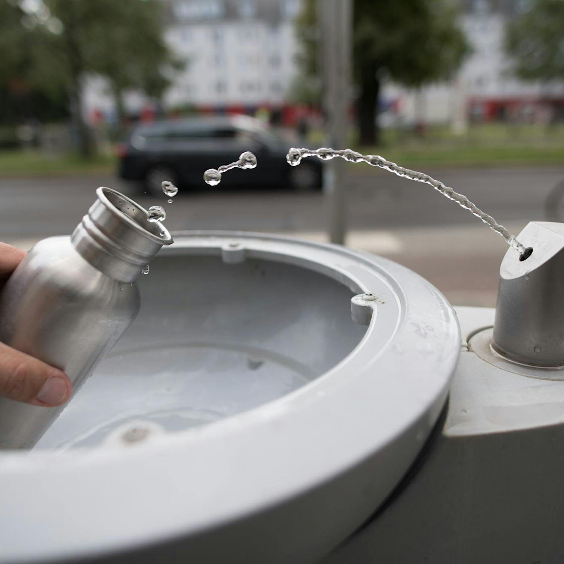 Wasserknappheit: Berliner sollen sparen, Dürre setzt Versorgung zu