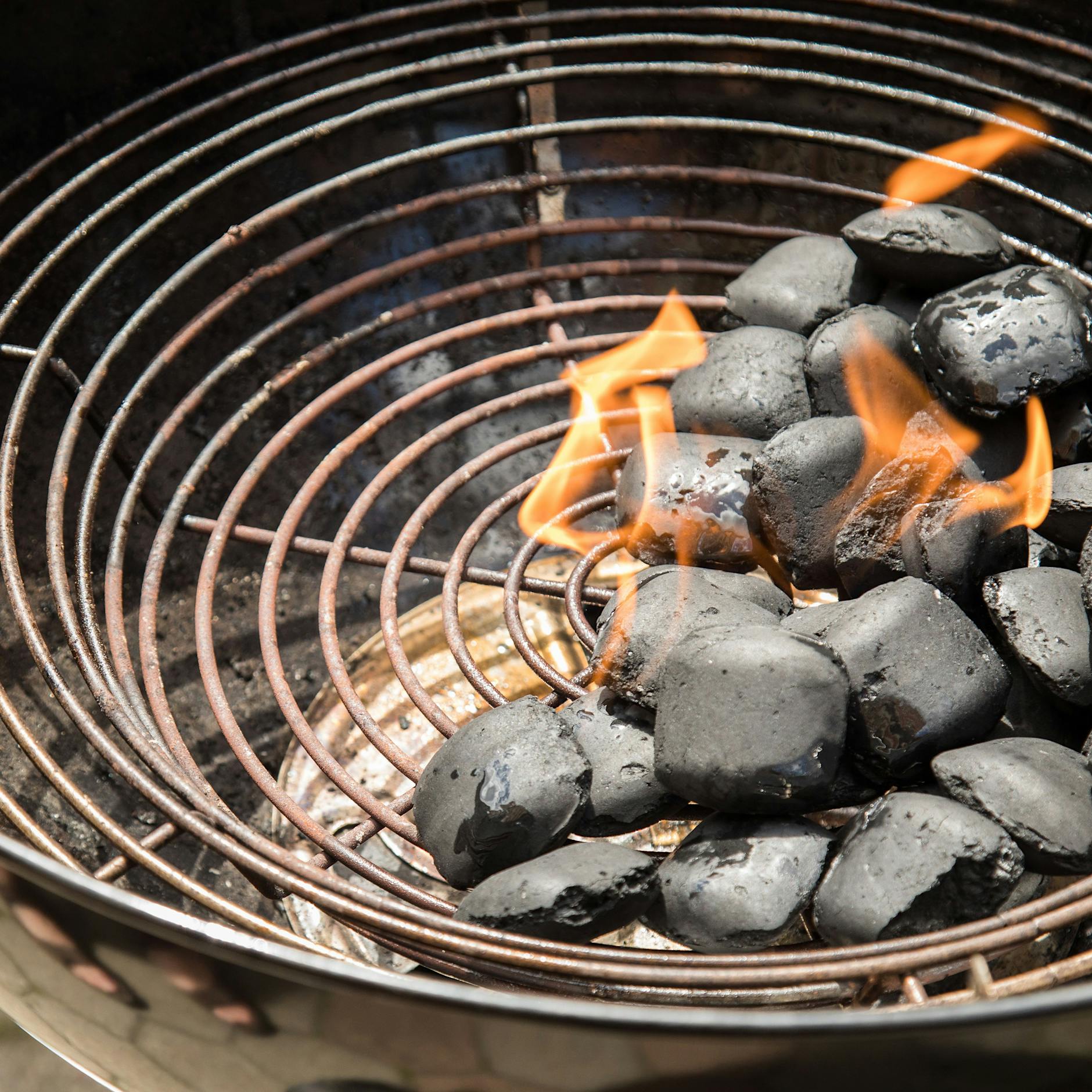 Grill-Tipps: Manchmal muss man „vorglühen“, aber Spiritus ist tabu