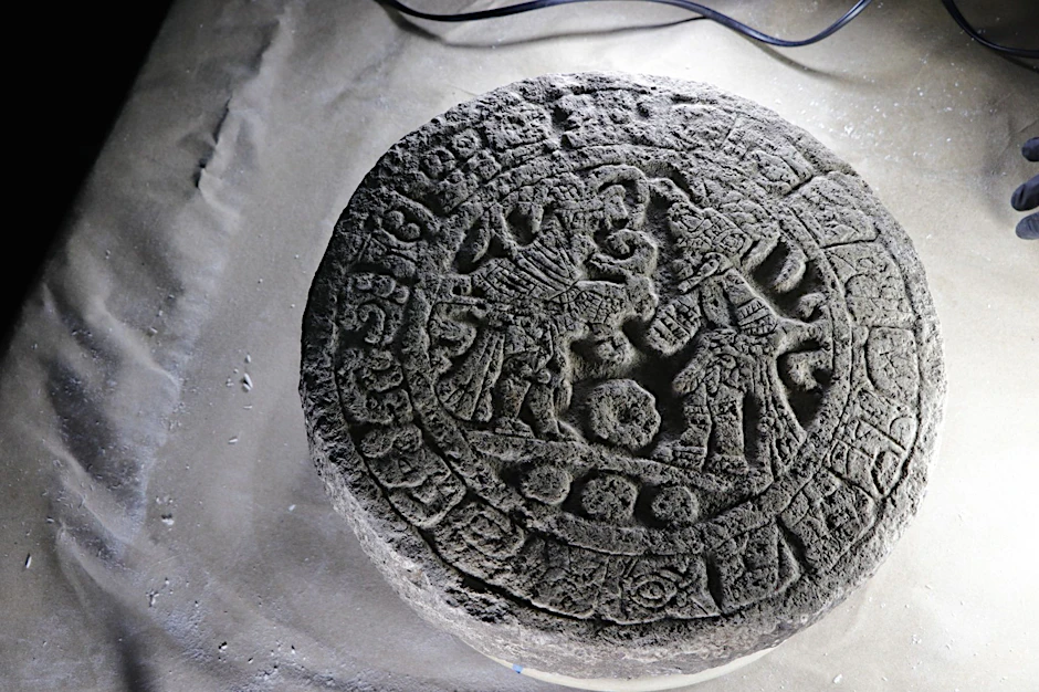 Auf diesem vom Kulturministerium von&nbsp;Mexiko zur Verfügung gestellten Bild ist ein rundes skulpturales Objekt des Ballspiels der Maya-Kultur zu sehen.&nbsp;