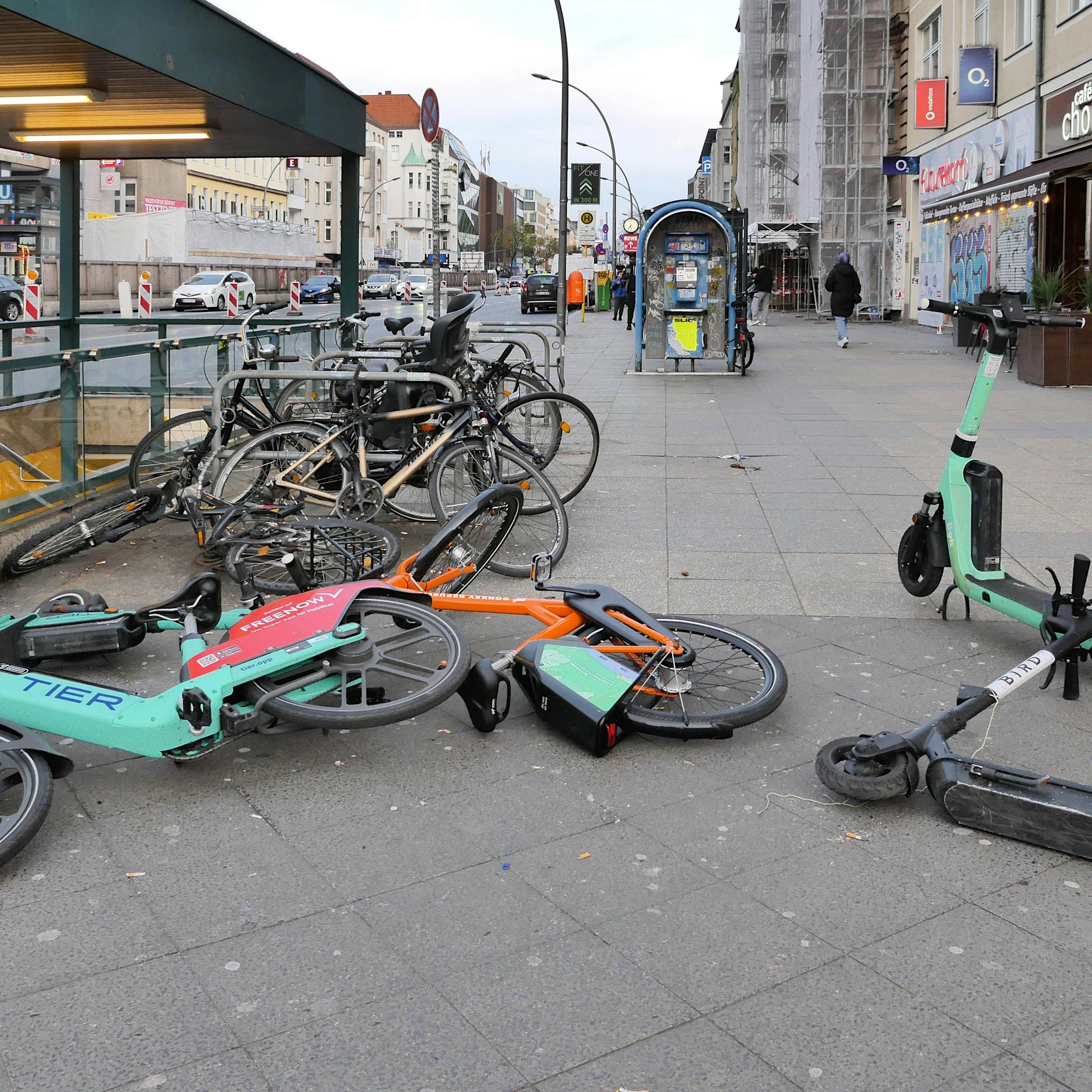 Raus aus der Stadt! 81 Prozent der Berliner hassen E-Roller
