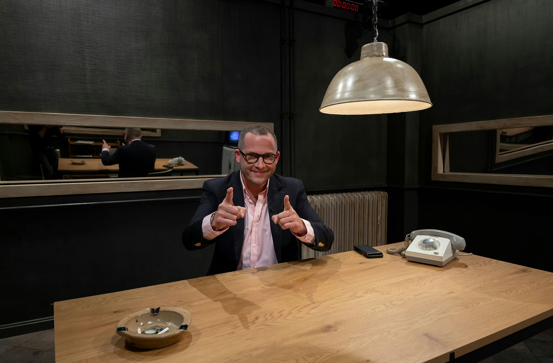 Mathias Döpfner äußerte sich über Julian Reichelt vor der Reichelt-Affäre bei Bild laut Zeit-Bericht so: „der letzte und einzige Journalist in Deutschland, der noch mutig gegen den neuen DDR Obrigkeits-Staat aufbegehrt“.