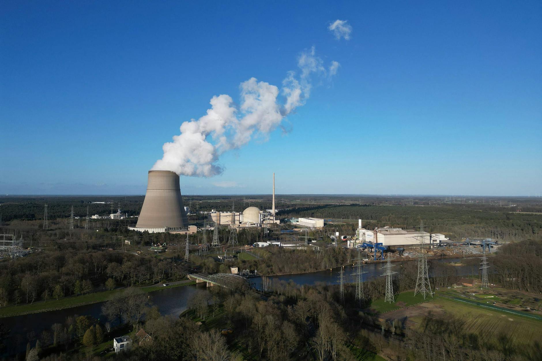 Atomkraftwerk in Lingen: Die Debatte um den Atomausstieg nimmt kein Ende.