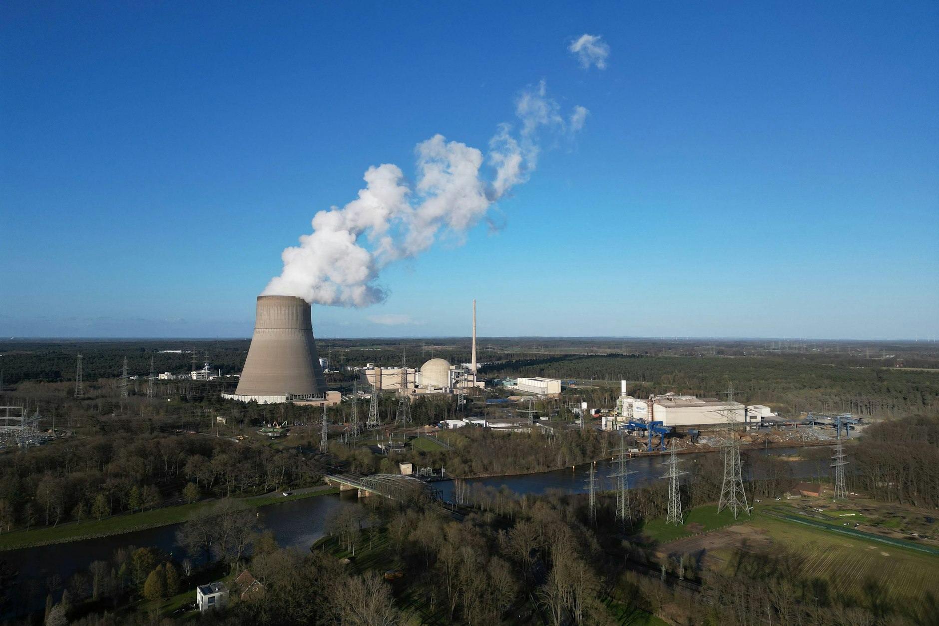 Atomkraftwerk in Lingen: Die Debatte um den Atomausstieg nimmt kein Ende.