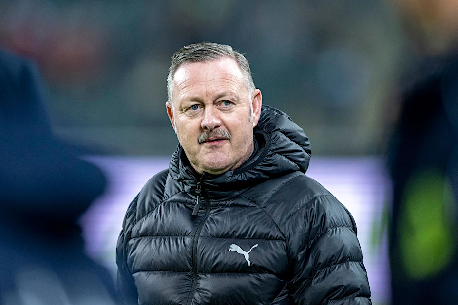 ARCHIV - Erteilte Gladbach-Profi Friedrich einen Rüffel: Sportdirektor Roland Virkus.  