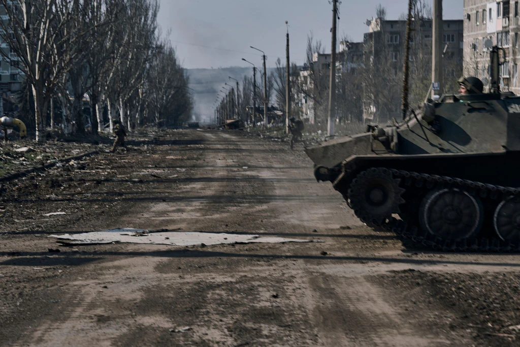 Ukrainische Verteidigung in Bachmut stark unter Beschuss
