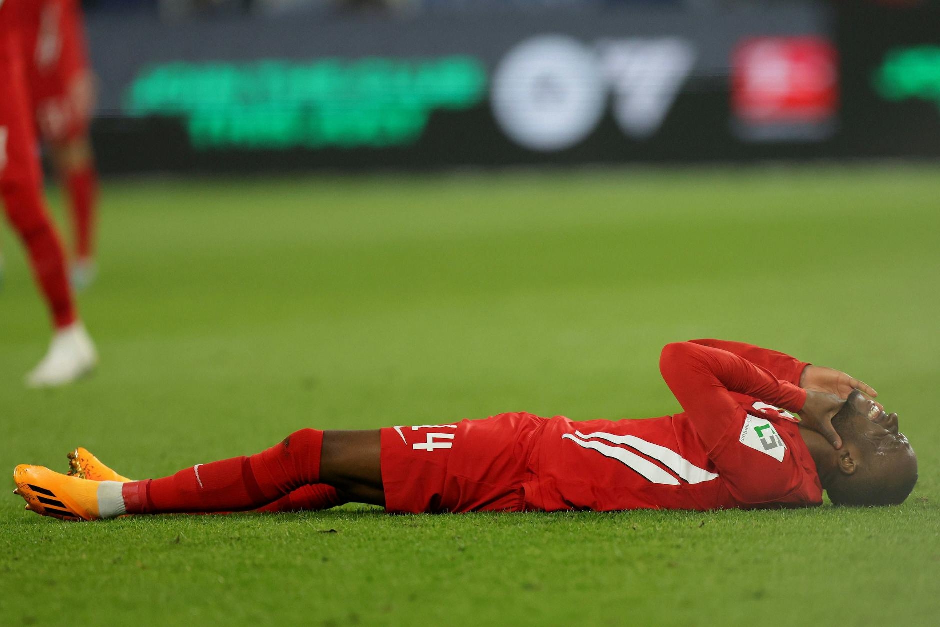 Dodi Lukebakio und Hertha BSC gingen auf Schalke K.o., taumeln der Zweiten Liga entgegen.