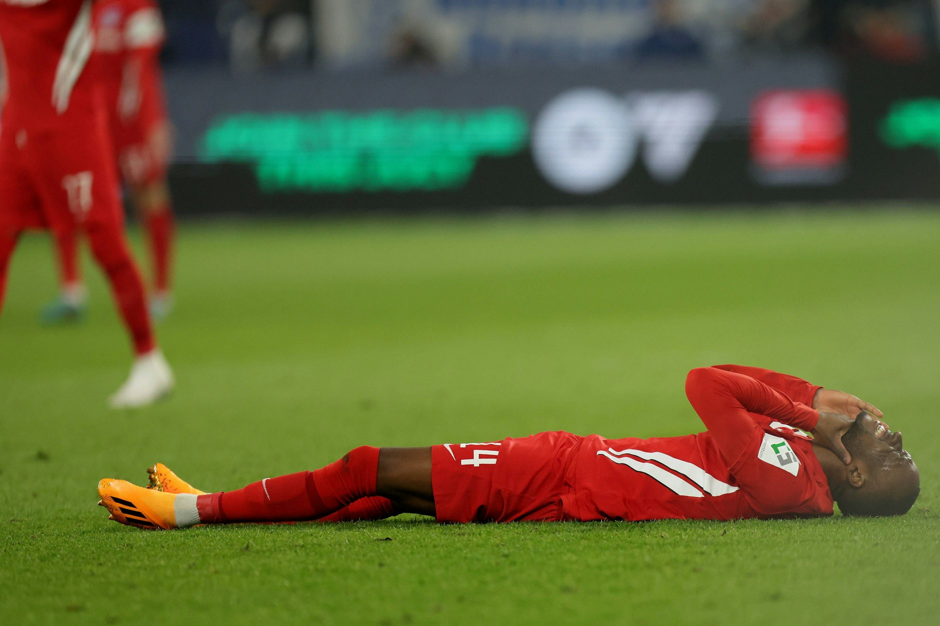 Dodi Lukebakio und Hertha BSC gingen auf Schalke K.o., taumeln der Zweiten Liga entgegen.&nbsp;