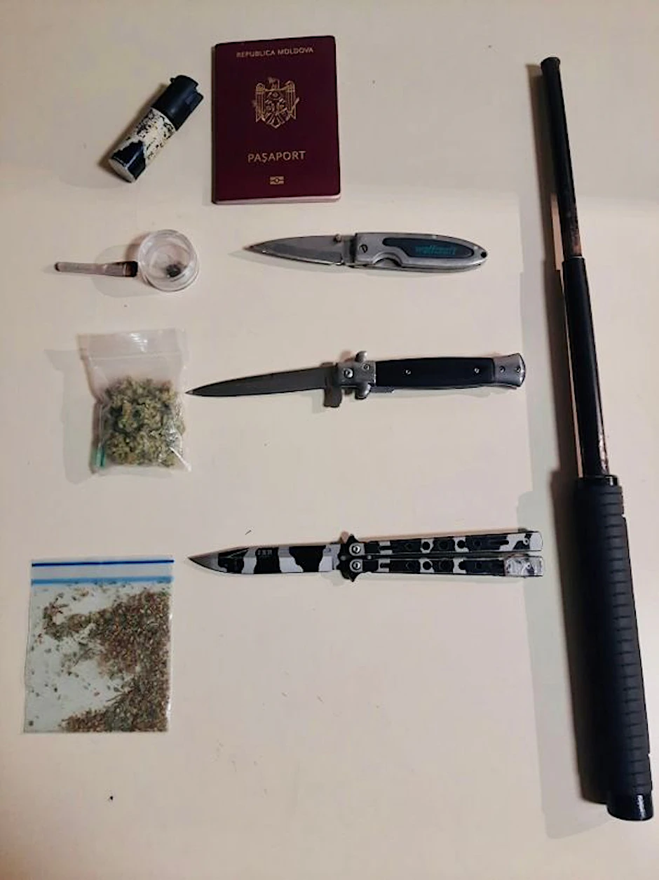 Drogen und Waffen, die die Bundespolizei sichergestellt hat.