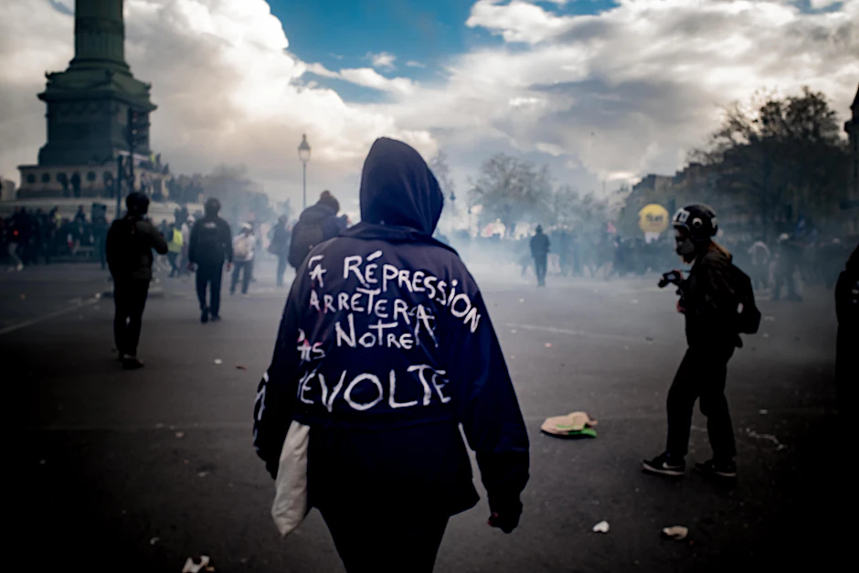 Demonstranten nehmen an einem Protest teil.&nbsp;