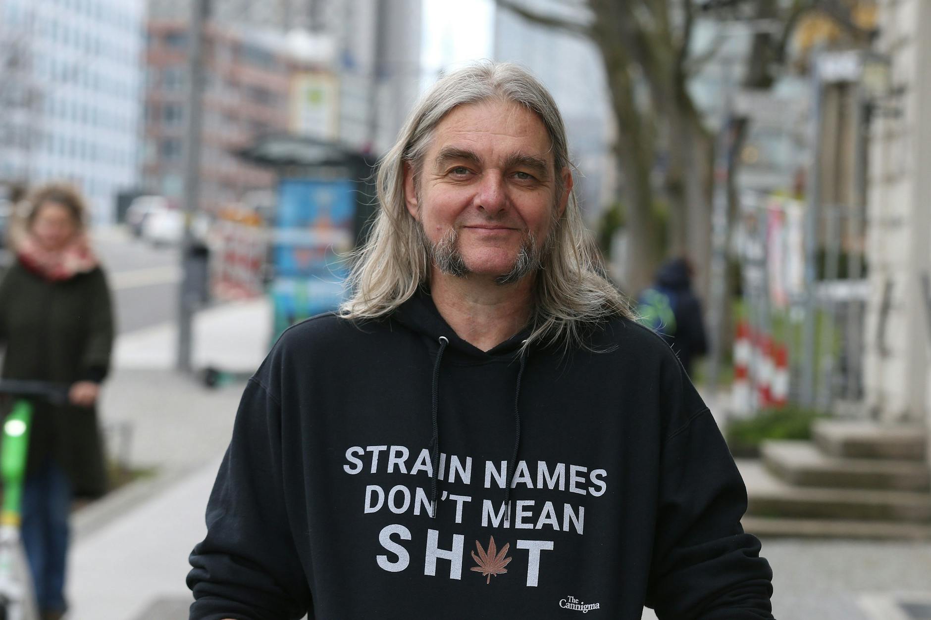 Oliver Waack-Jürgensen ist Vorsitzender des Cannabis Social Clubs High Ground in Berlin.